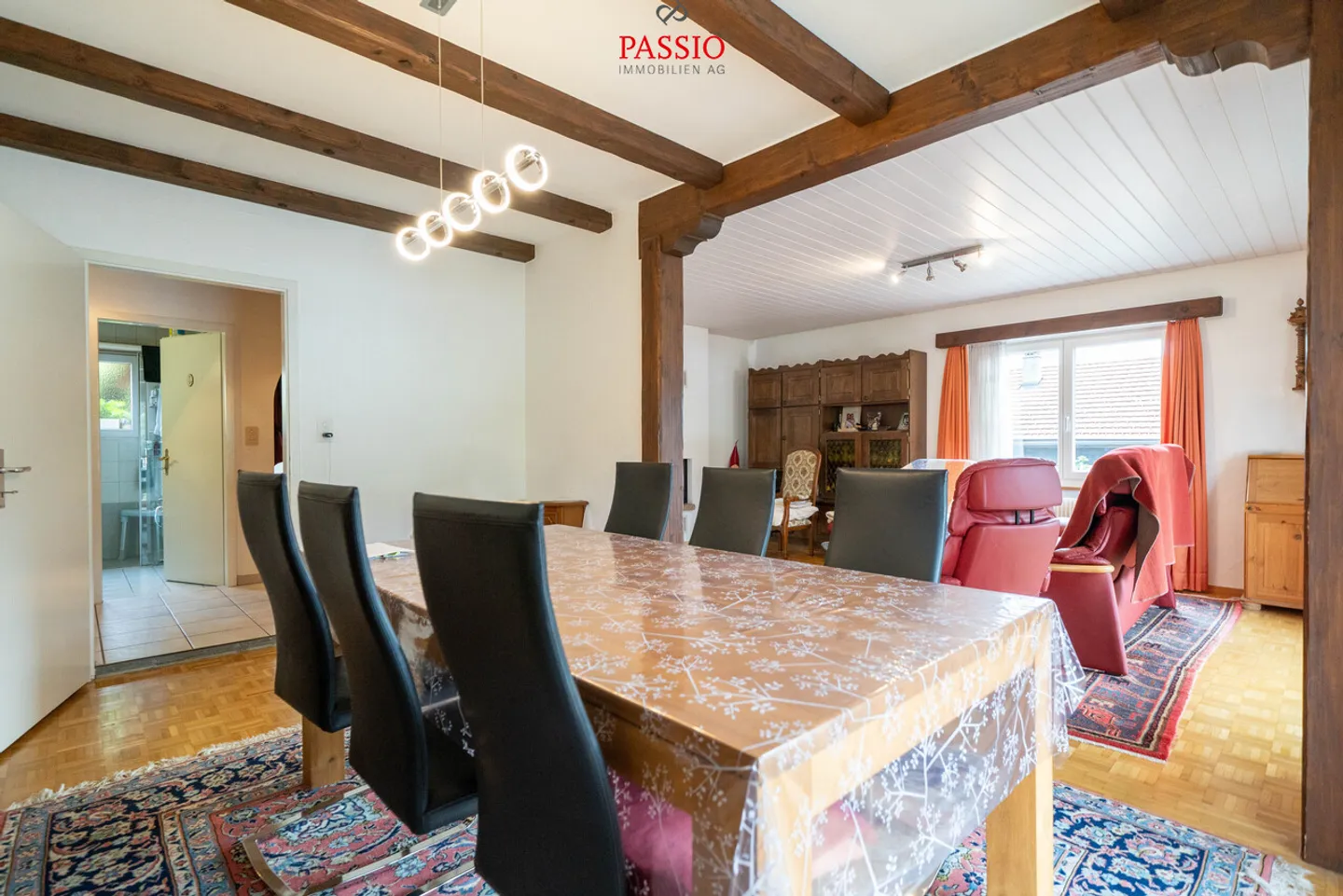 Casa di 11,5 stanze con annesso e potenziale di ampliamento - Foto 8 di 37