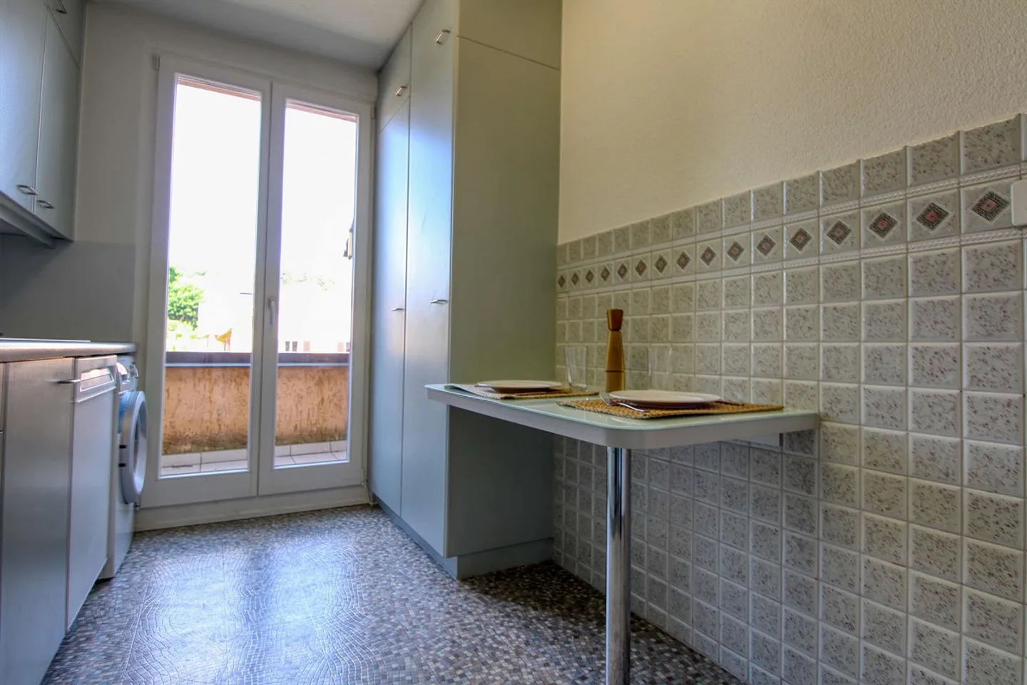 Cozy Coliving in Zürich's Green and Connected Höngg District - Photo 8 of 13