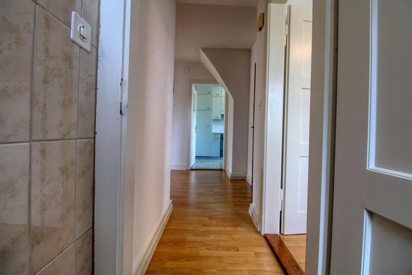 Cozy Coliving in Zürich's Green and Connected Höngg District - Photo 11 of 13