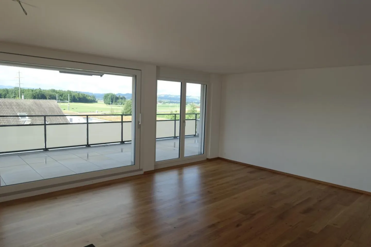 Vue panoramique merveilleuse et ensoleillement optimal ! - Photo 4 sur 9