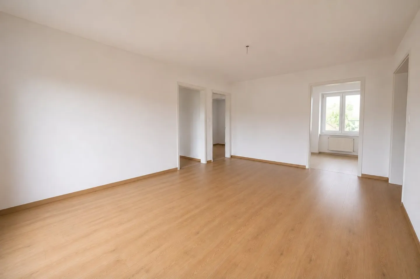 3.5-room condominium with balcony - a lot of potential at an attractive price - Photo 3 of 11