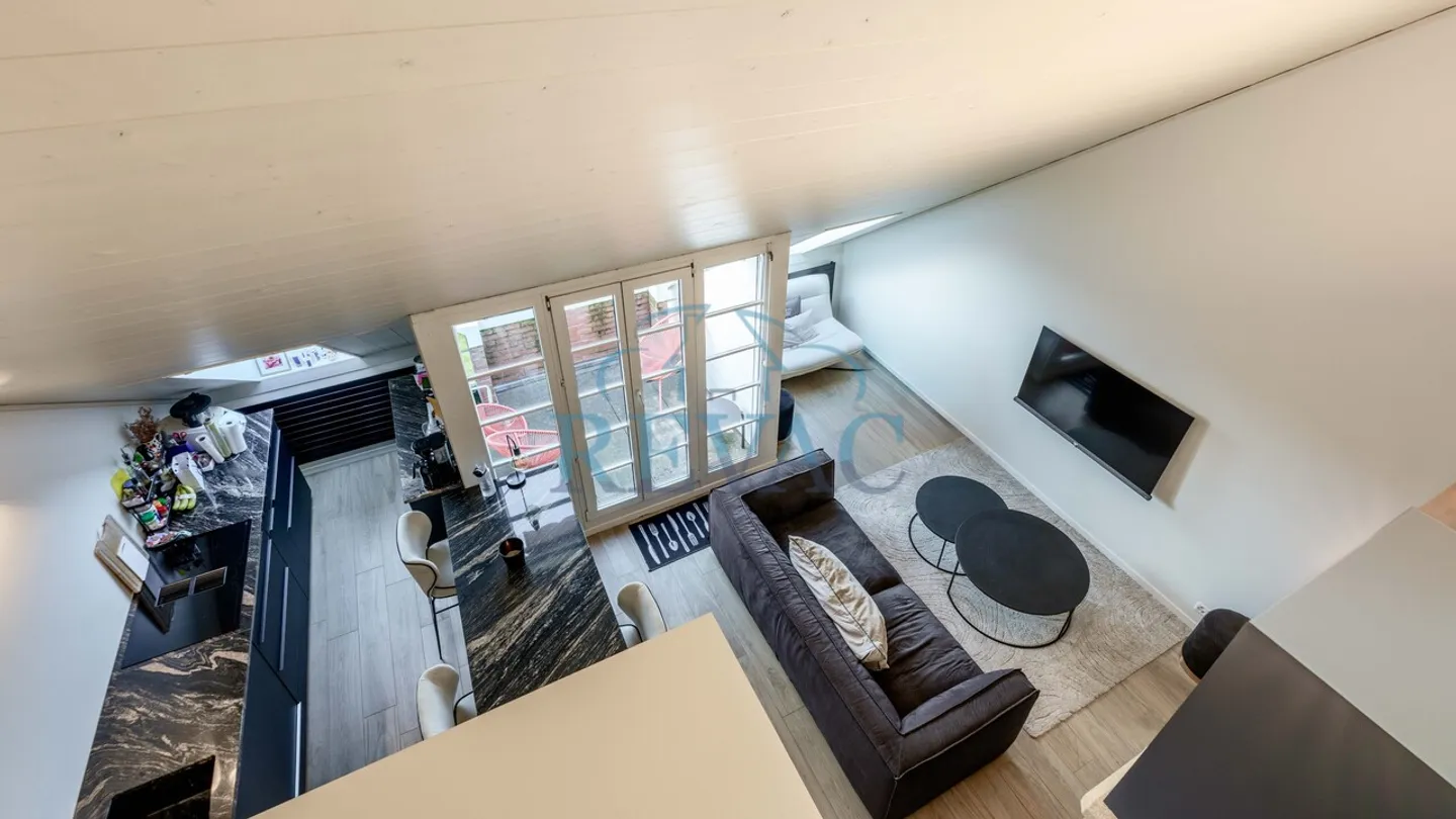 Charmant Duplex de 5 pièces entièrement rénové en 2022 - Photo 3 sur 6