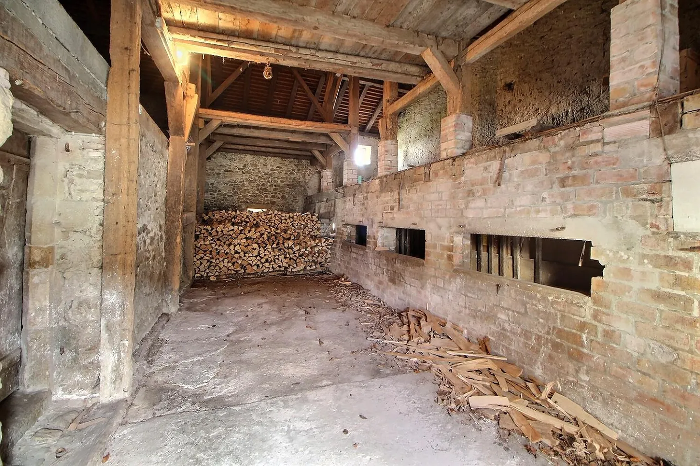 GRANDI POTENZIALITÀ per questa magnifica fattoria da ristrutturare in vitalizio semi occupato senza - Foto 11 di 12