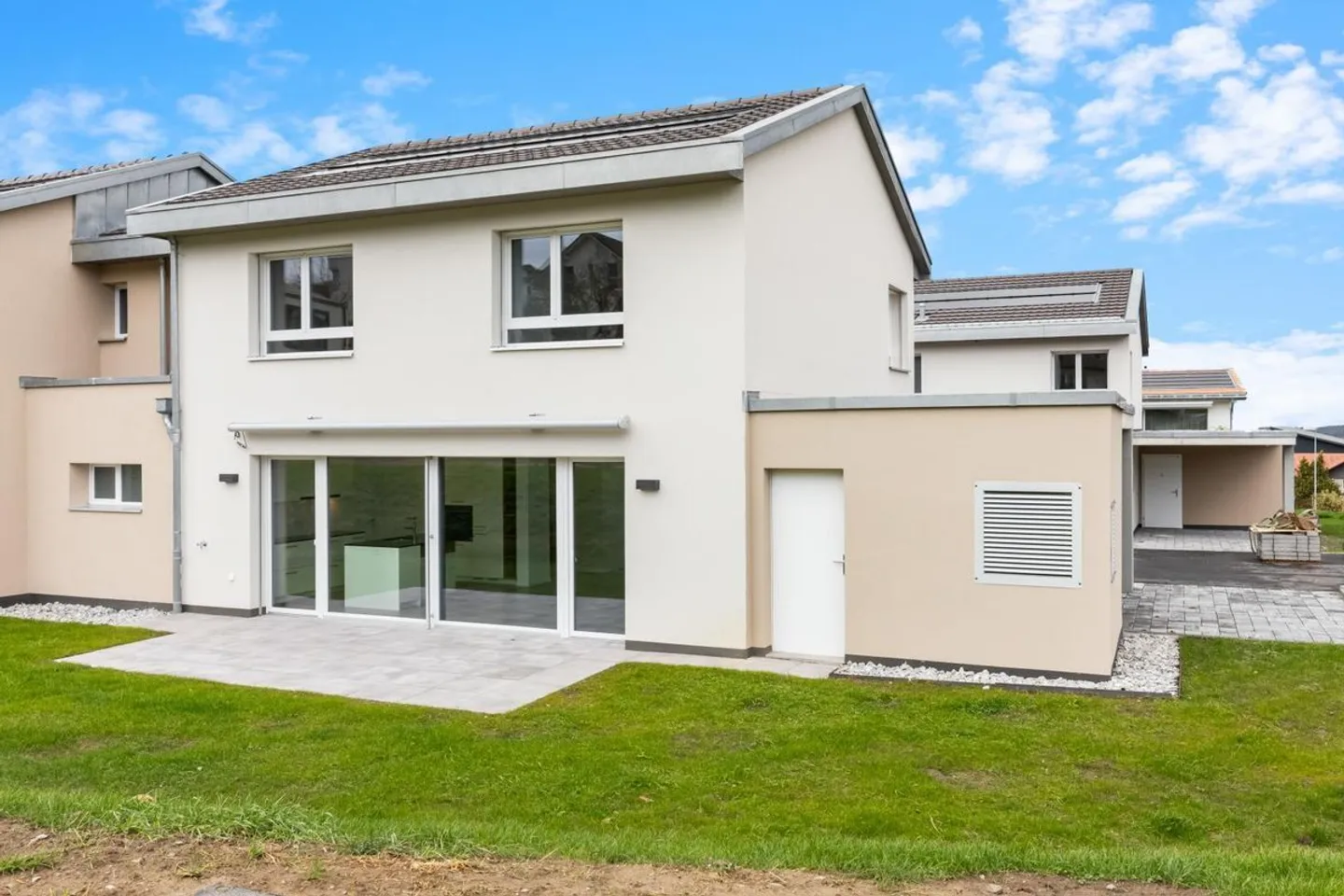 NOUVELLE PROMOTION - VOTRE FUTURE VILLA CONTEMPORAINE VOUS ATTEND ! - Photo 1 sur 13