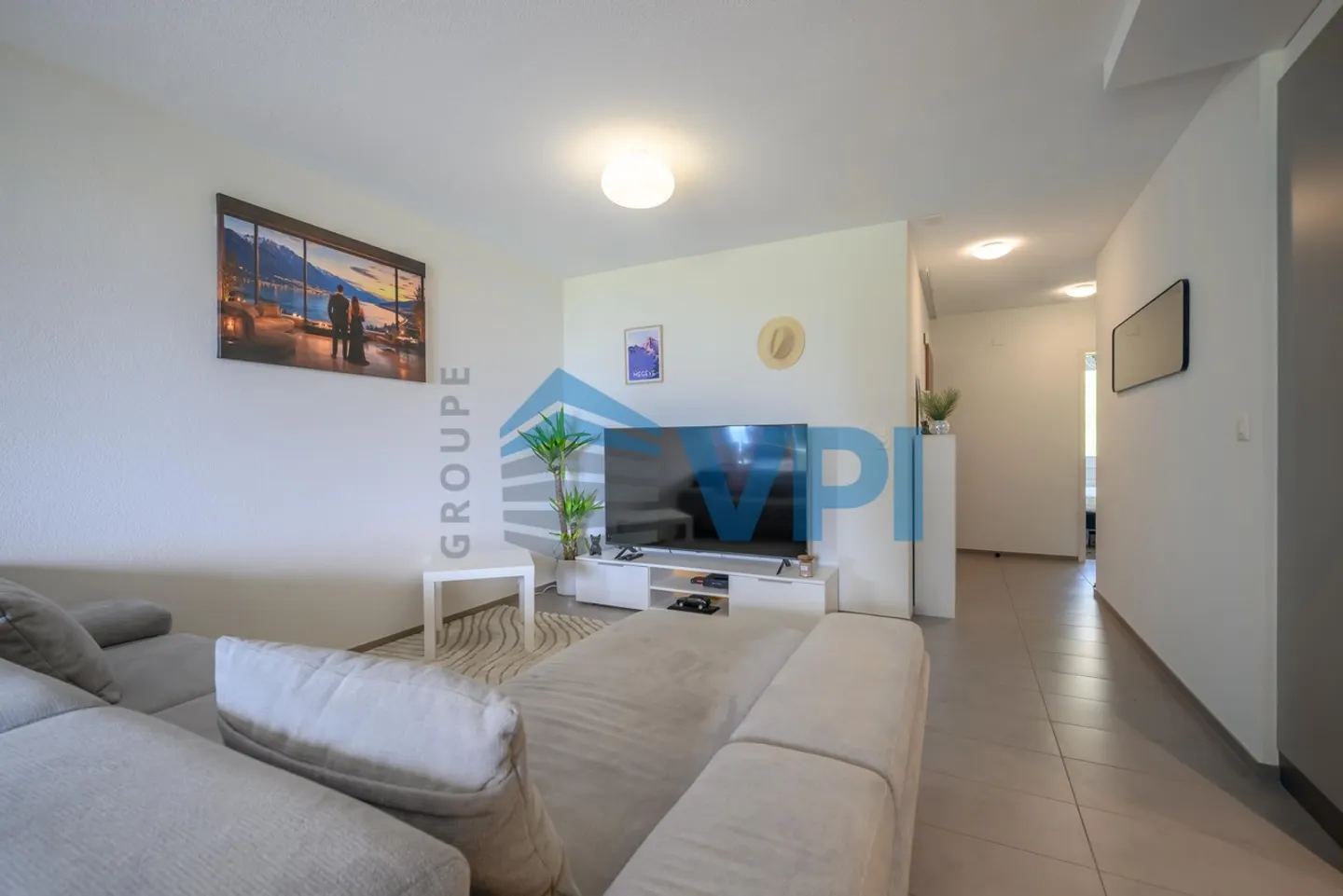 Appartement Charmant avec Vue sur le Lac - Photo 3 sur 9