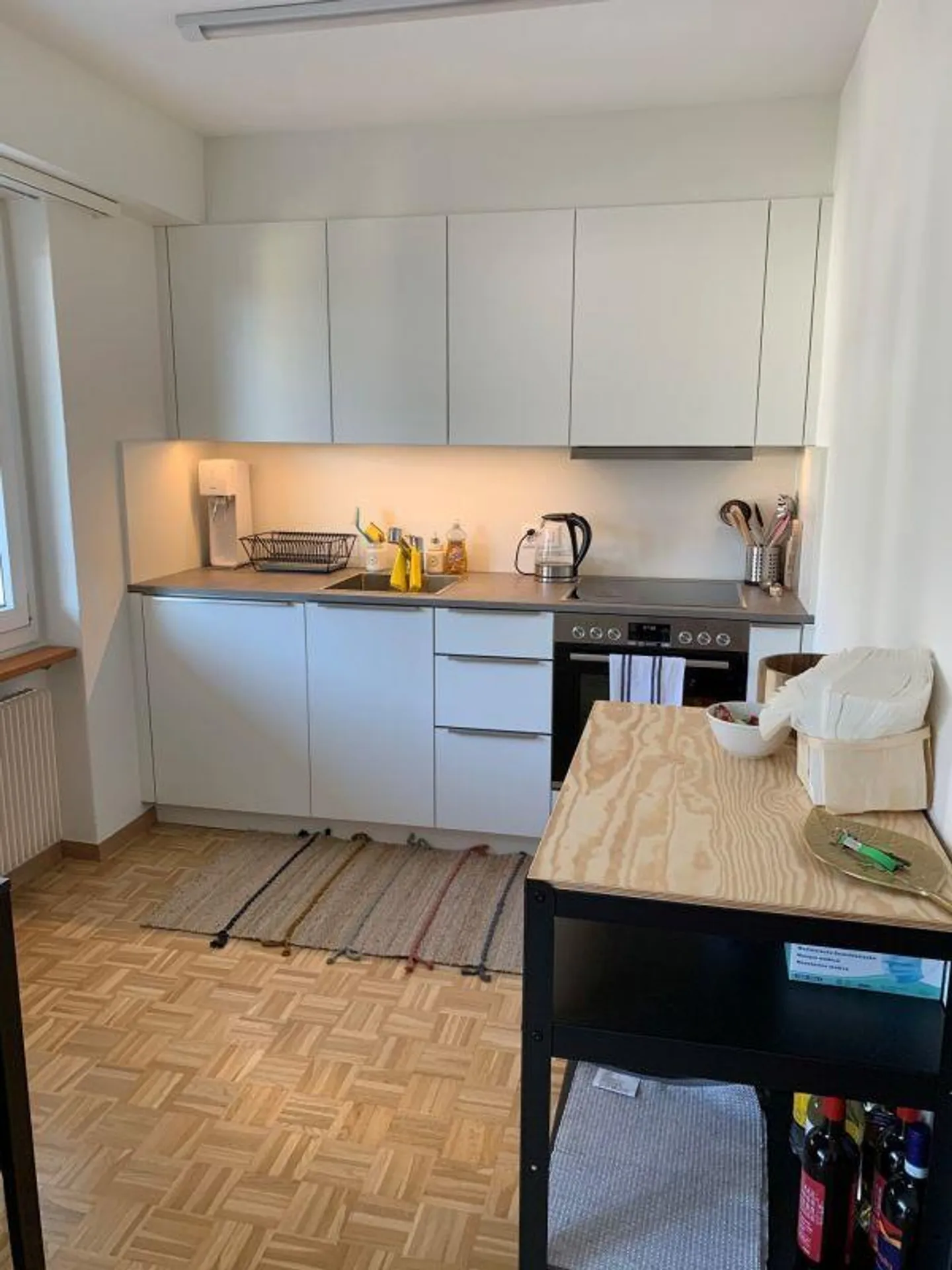 Cozy single apartment in a popular residential area - Photo 1 of 11