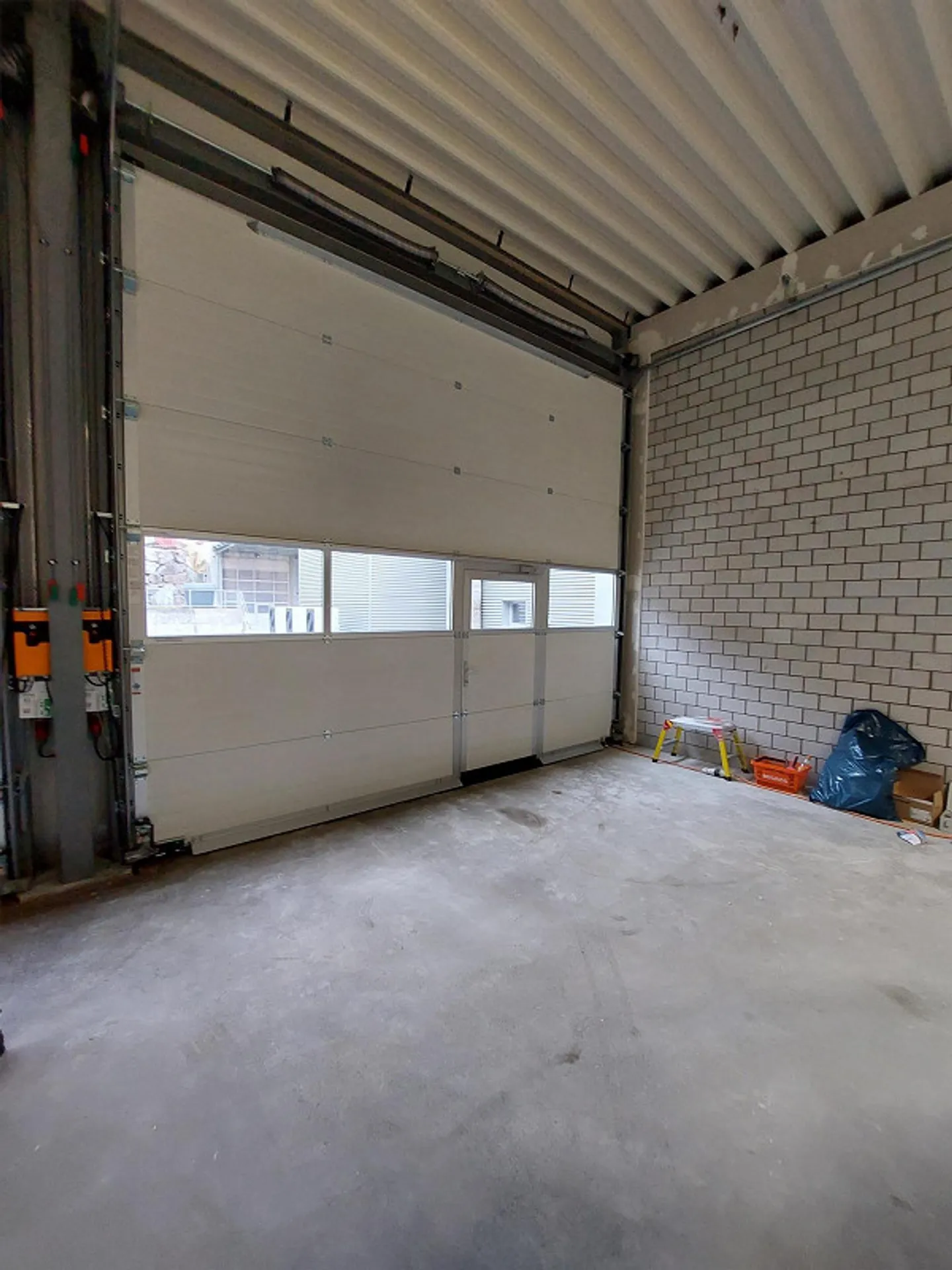 Espace commercial de 132m2 à Stallikon - Photo 2 sur 3