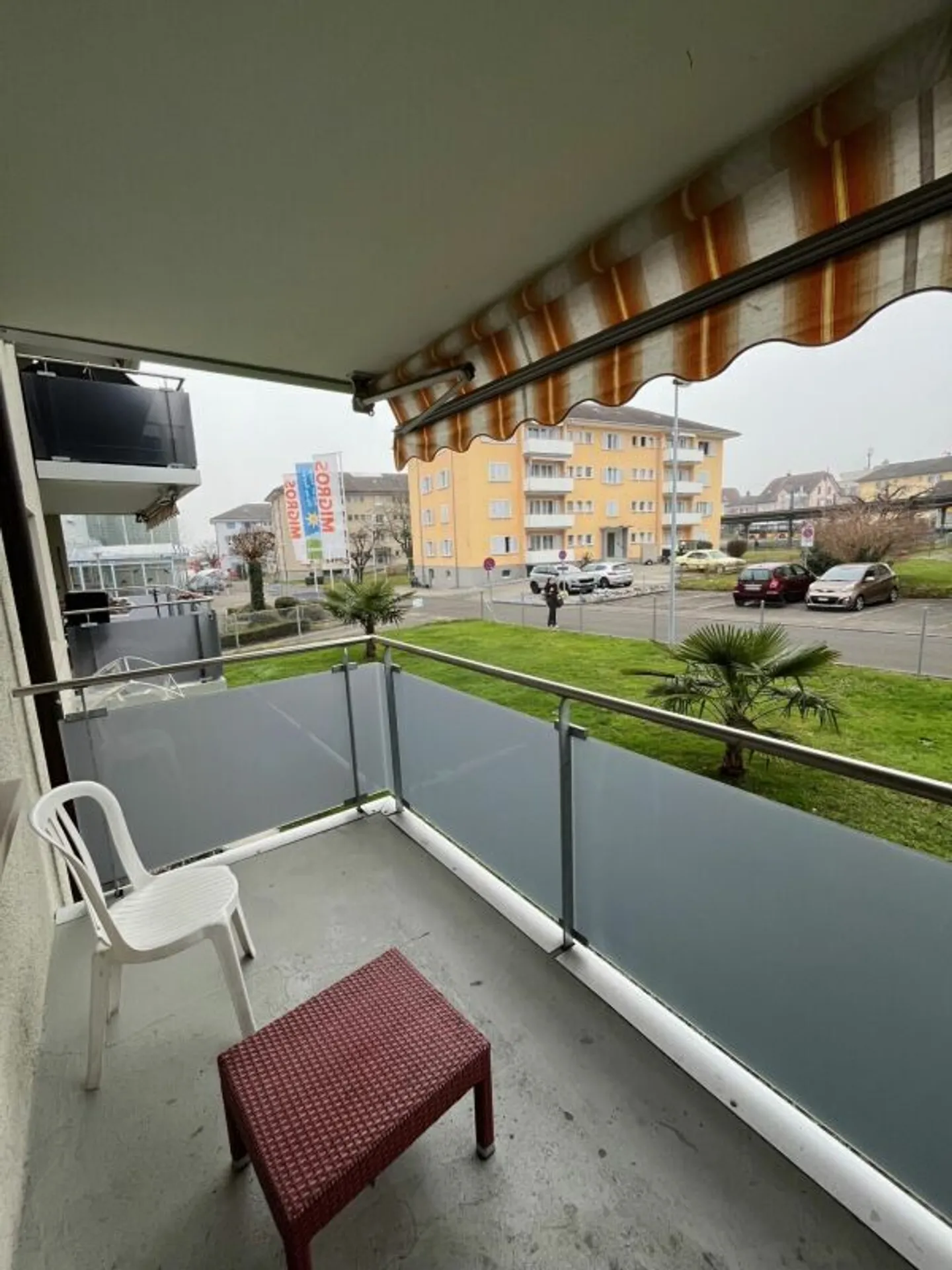 Central 1.5-room apartment in the best location - directly at the train station - Photo 5 of 6