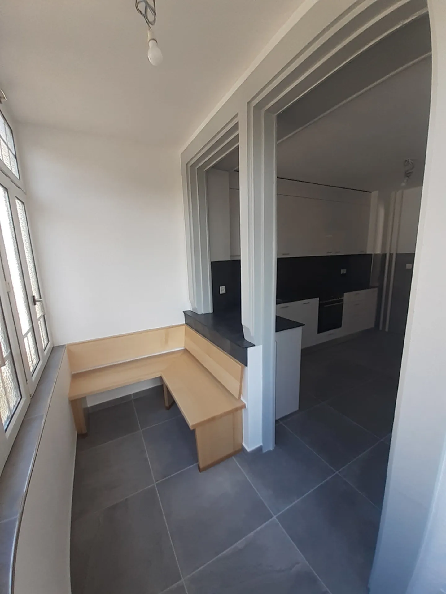 Haut plafond et belles finitions - Photo 6 sur 11