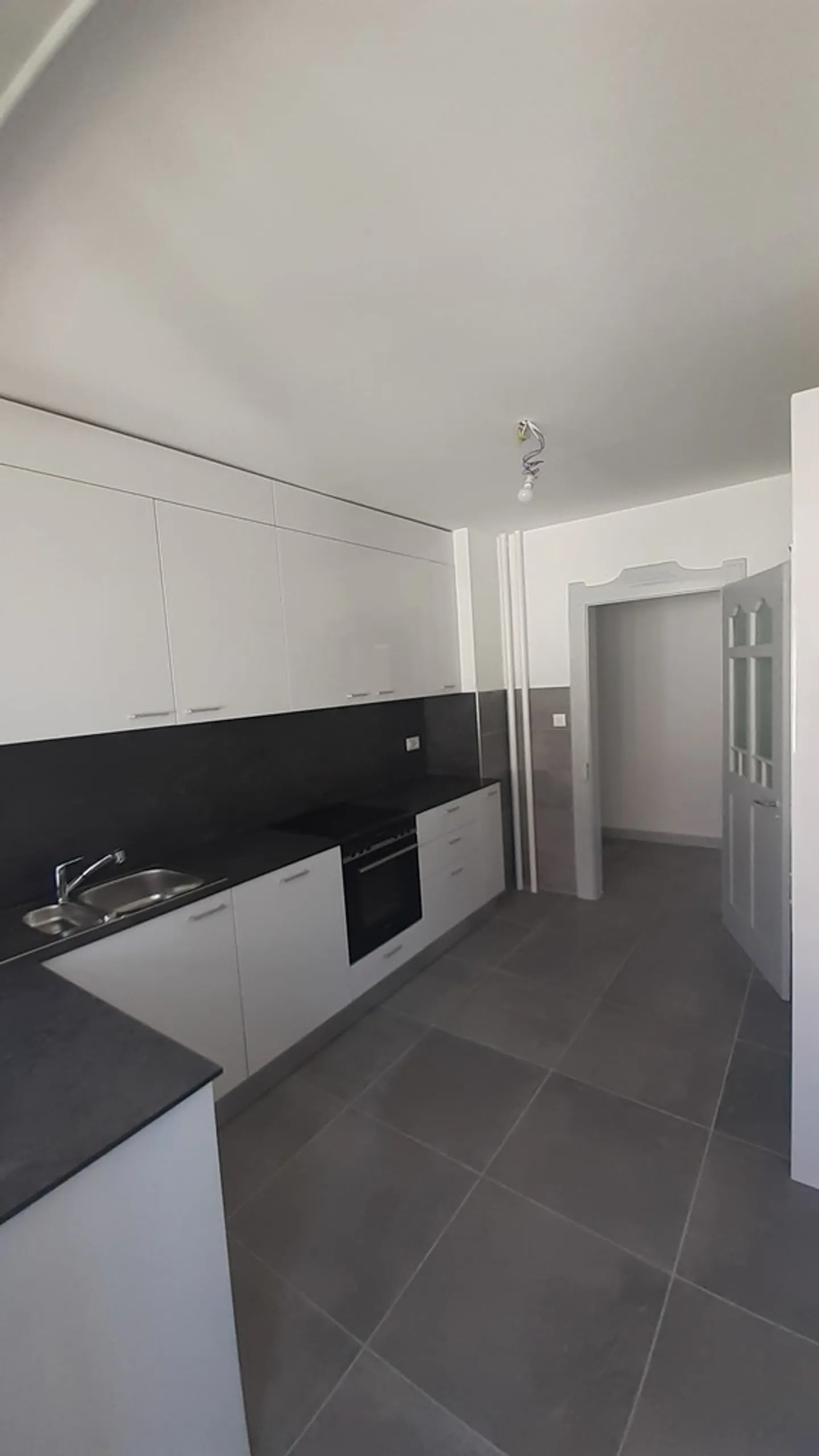 Haut plafond et belles finitions - Photo 7 sur 11