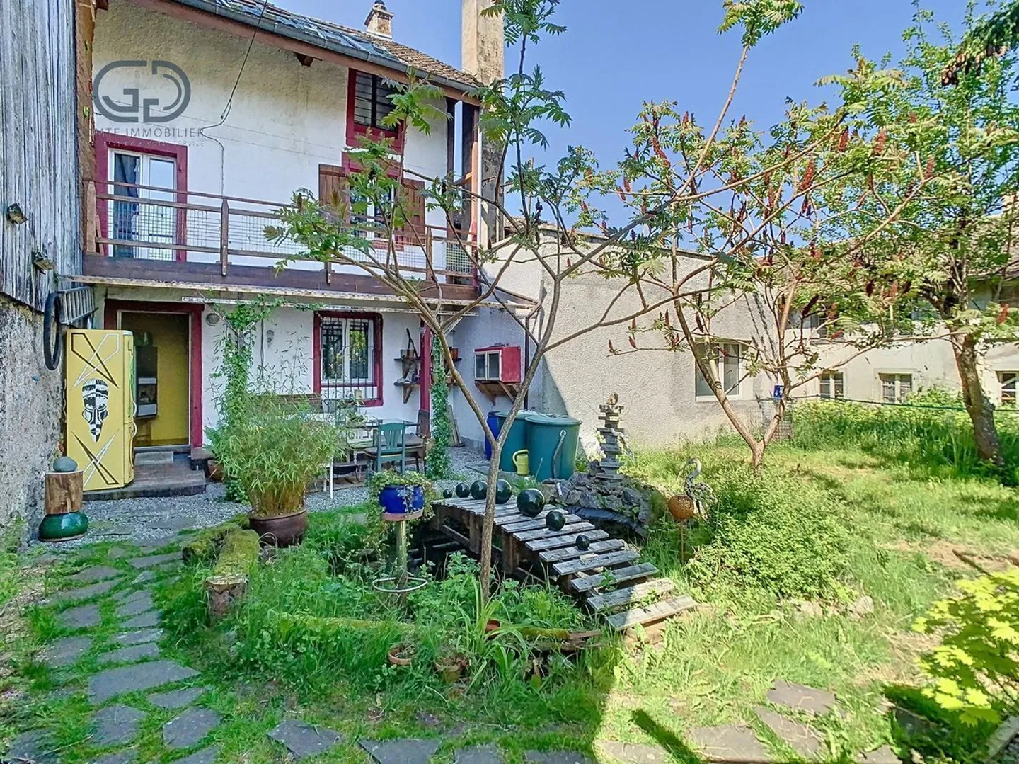 Casa di villaggio da ristrutturare nel centro di Bassecourt - Foto 1 di 13