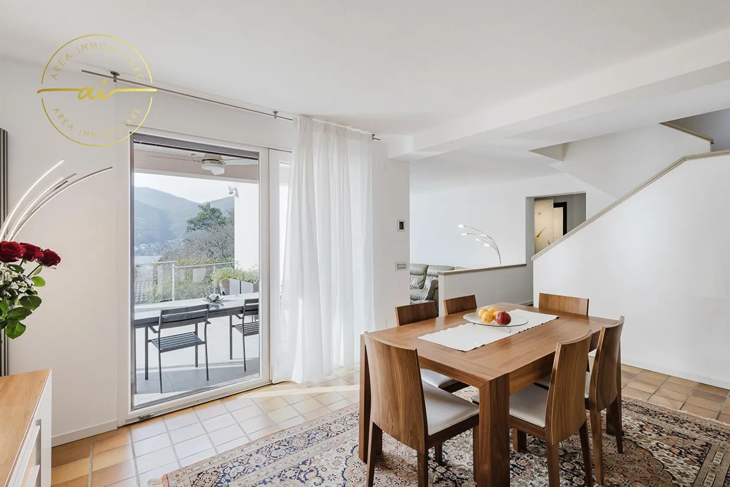 MERVEILLEUSE VILLA INDIVIDUELLE AVEC VUE SUR LE LAC À FIGINO - Photo 5 sur 13