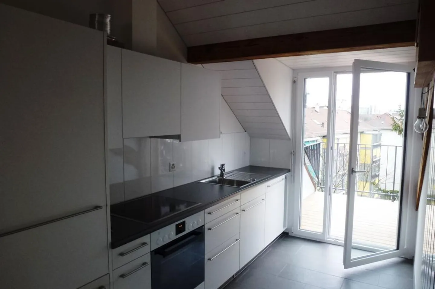 Exclusive Penthouse Near Fair - Photo 3 of 11