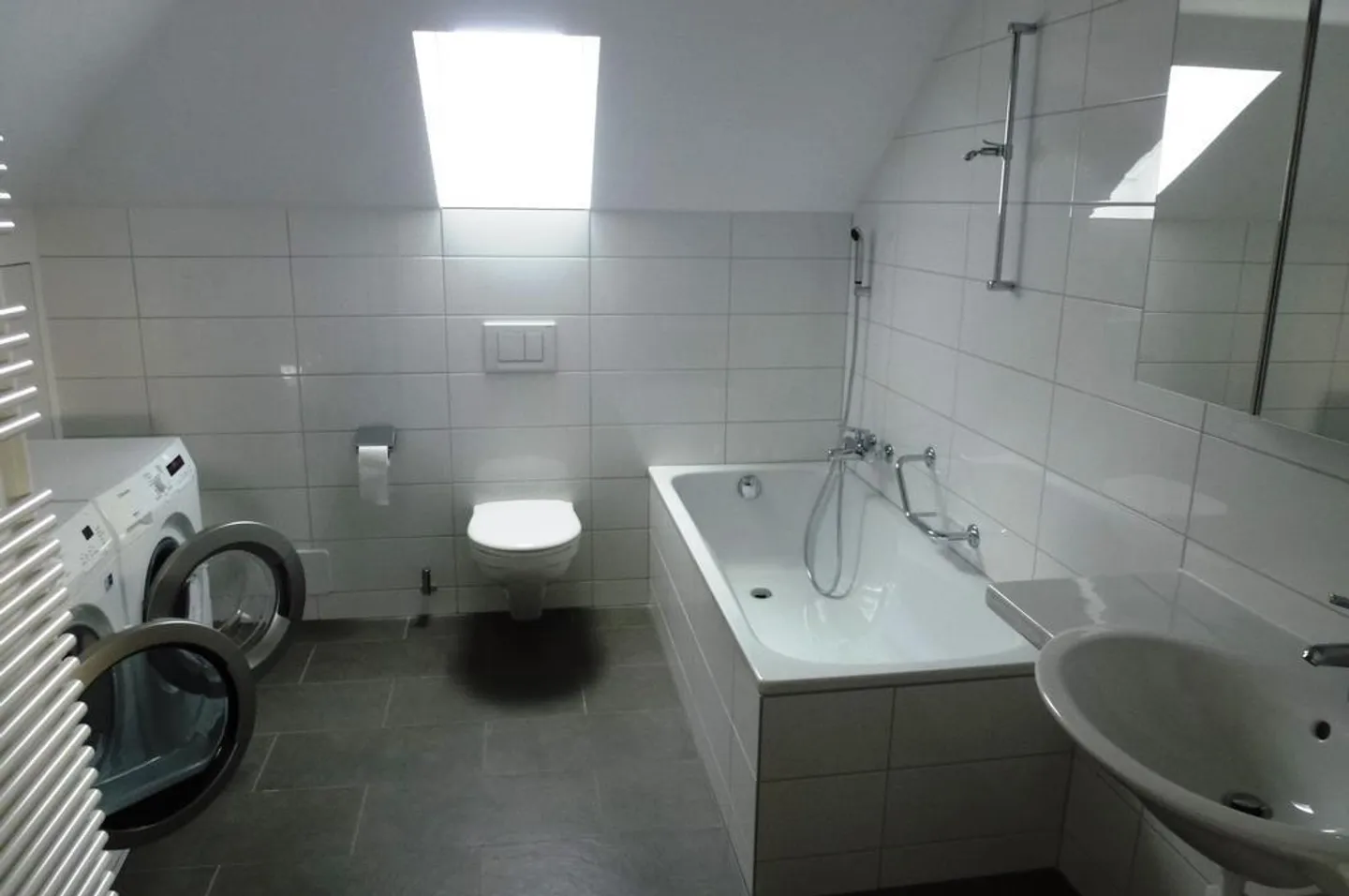 Exclusive Penthouse Near Fair - Photo 5 of 11
