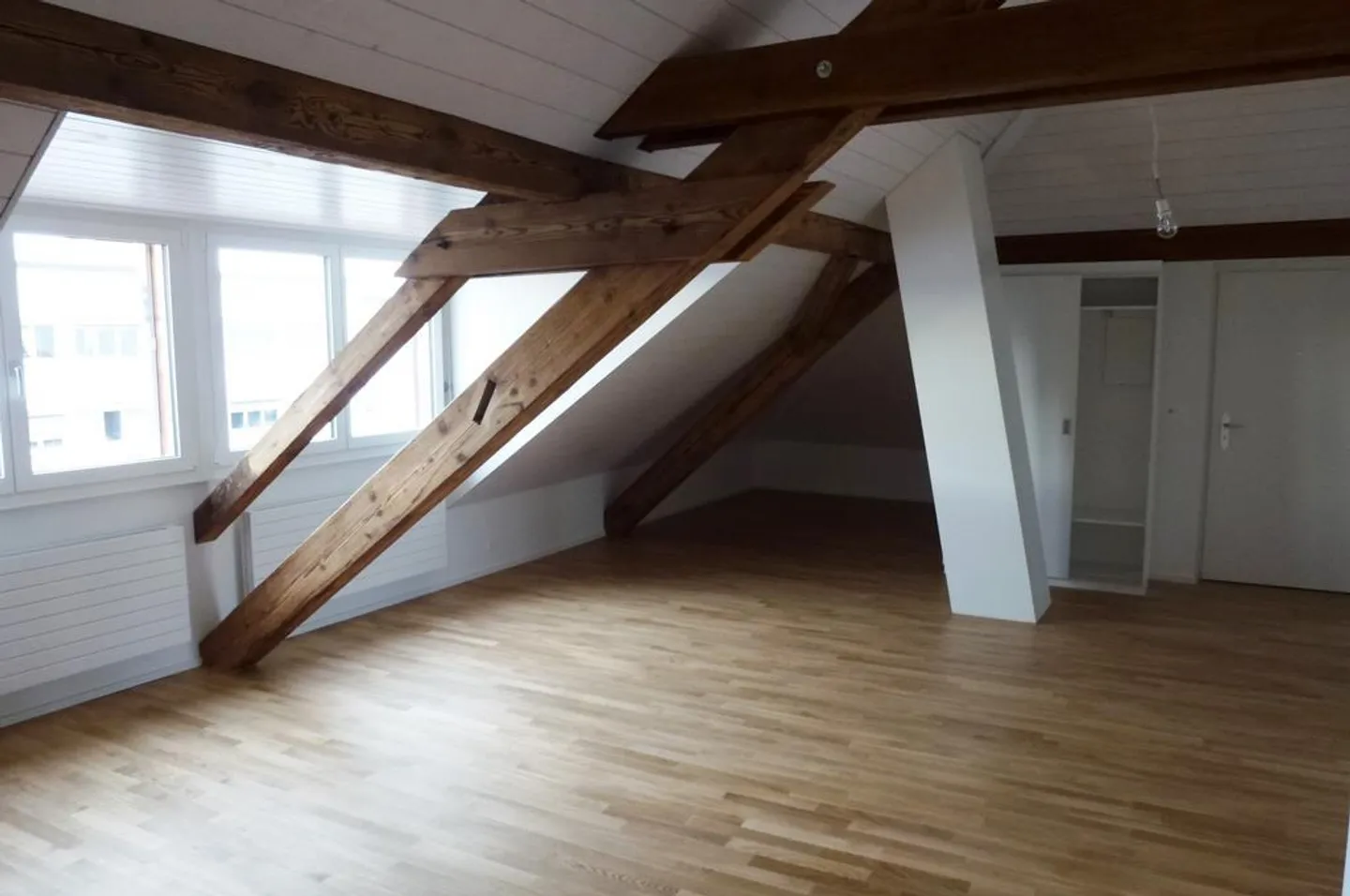 Exclusive Penthouse Near Fair - Photo 7 of 11