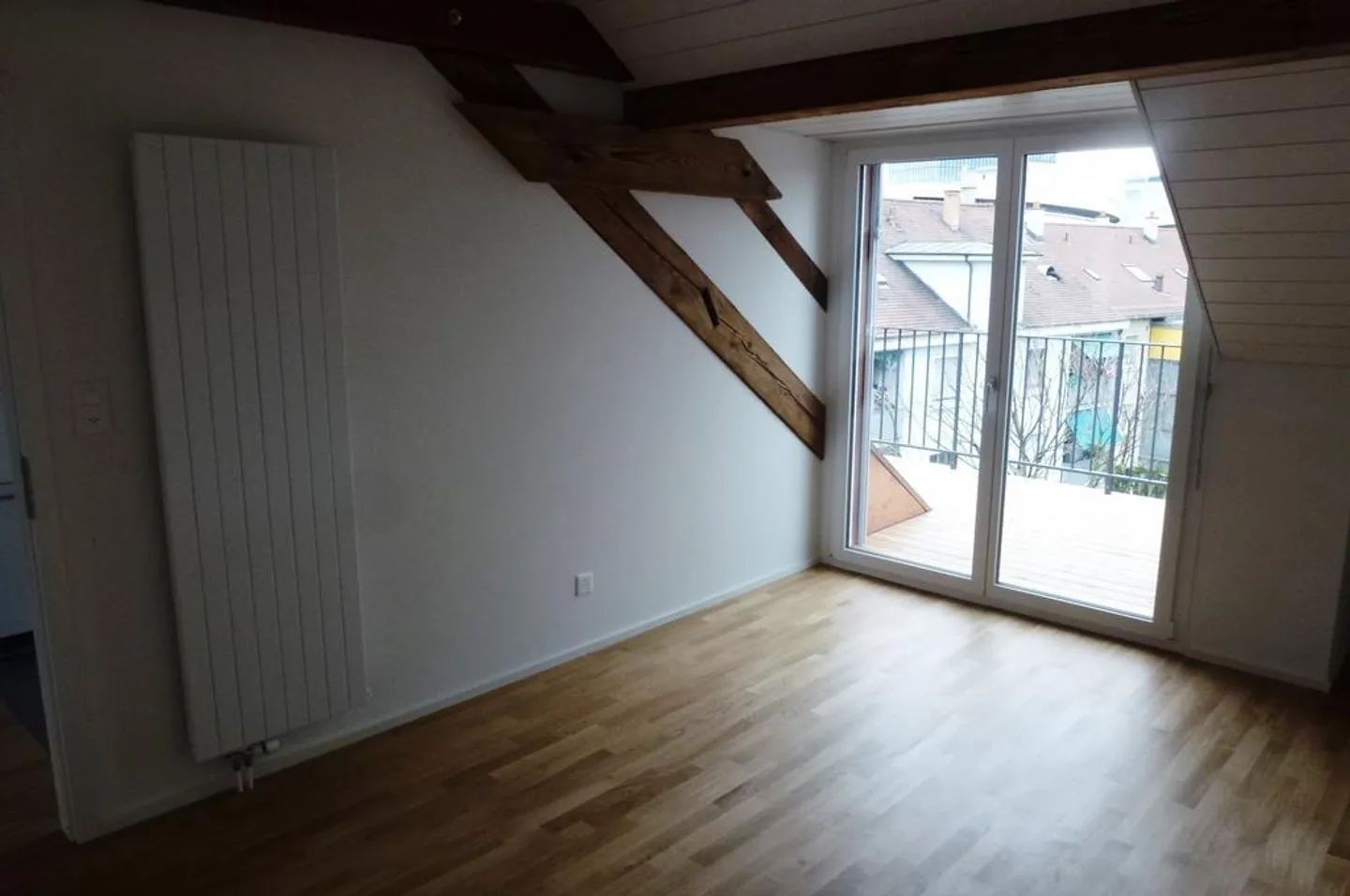 Exclusive Penthouse Near Fair - Photo 8 of 11