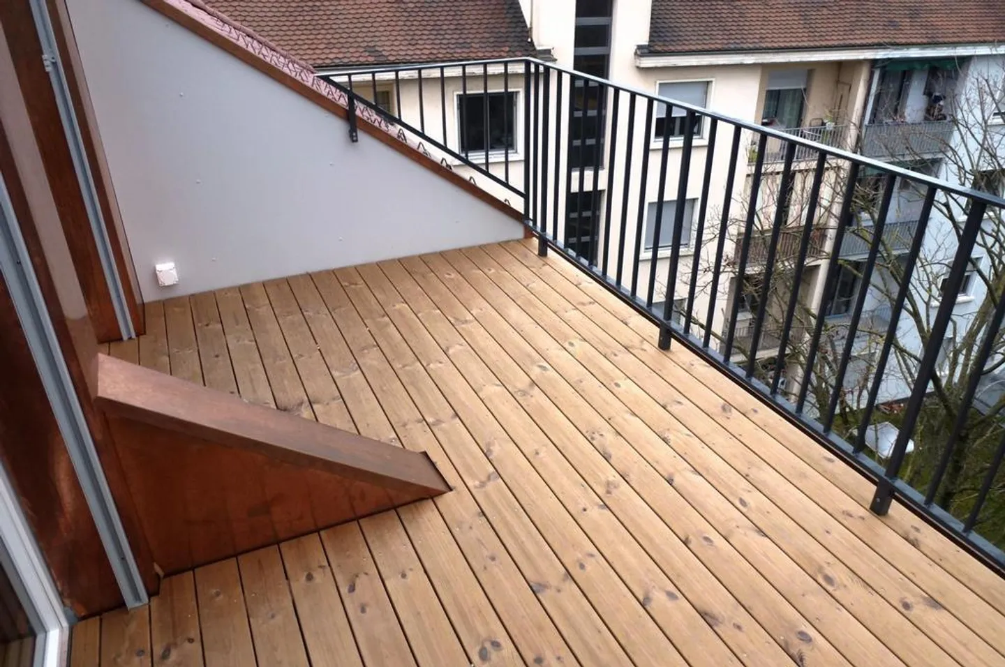 Exclusive Penthouse Near Fair - Photo 10 of 11