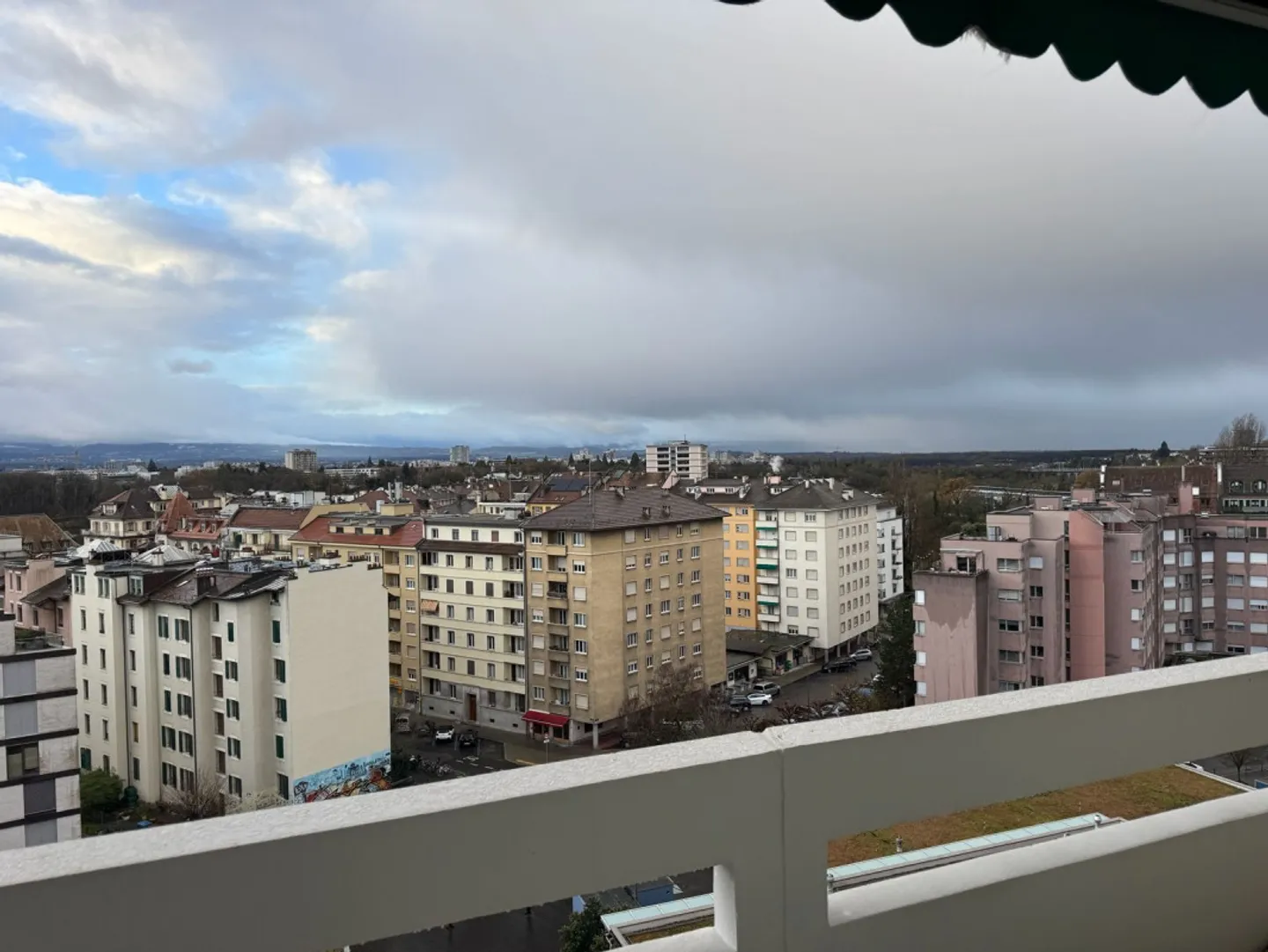 Magnificent 1.5 room renovated apartment with balcony in St-Jean, Geneva - Photo 1 of 8