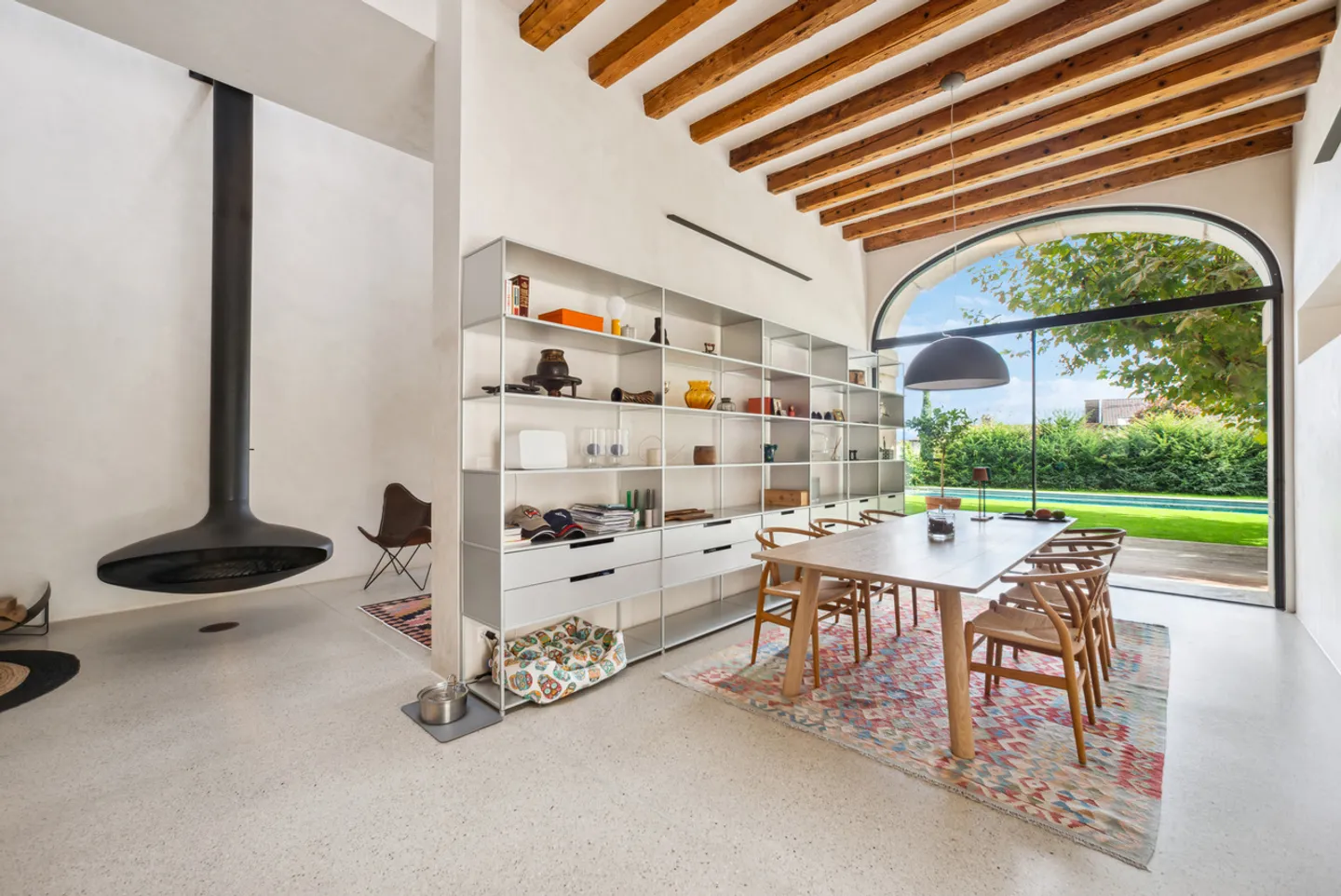 Villa moderna mozzafiato con piscina e studio - Foto 1 di 20