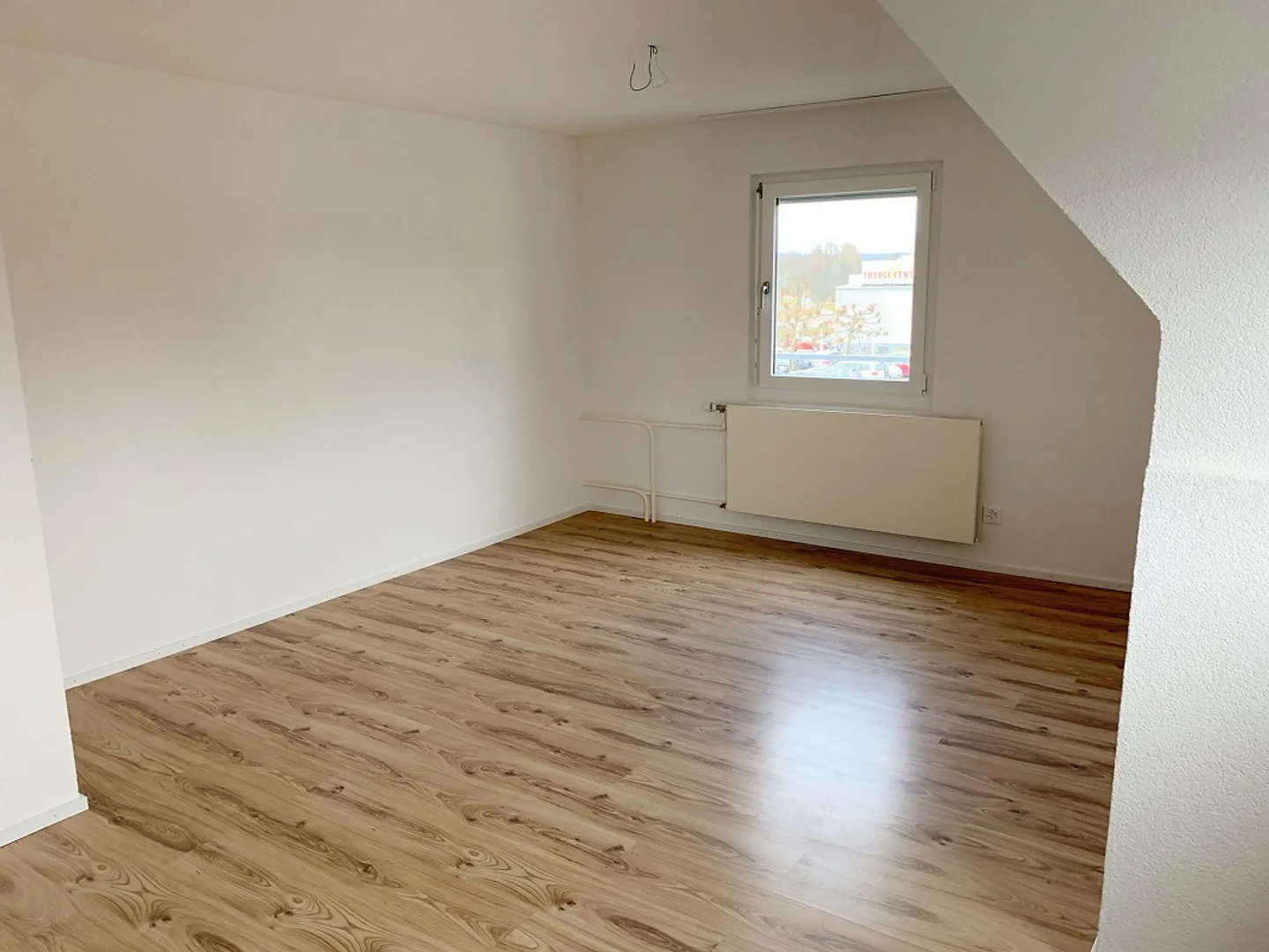 Moderne Dachgeschosswohnung in Amriswil - Foto 2 von 9