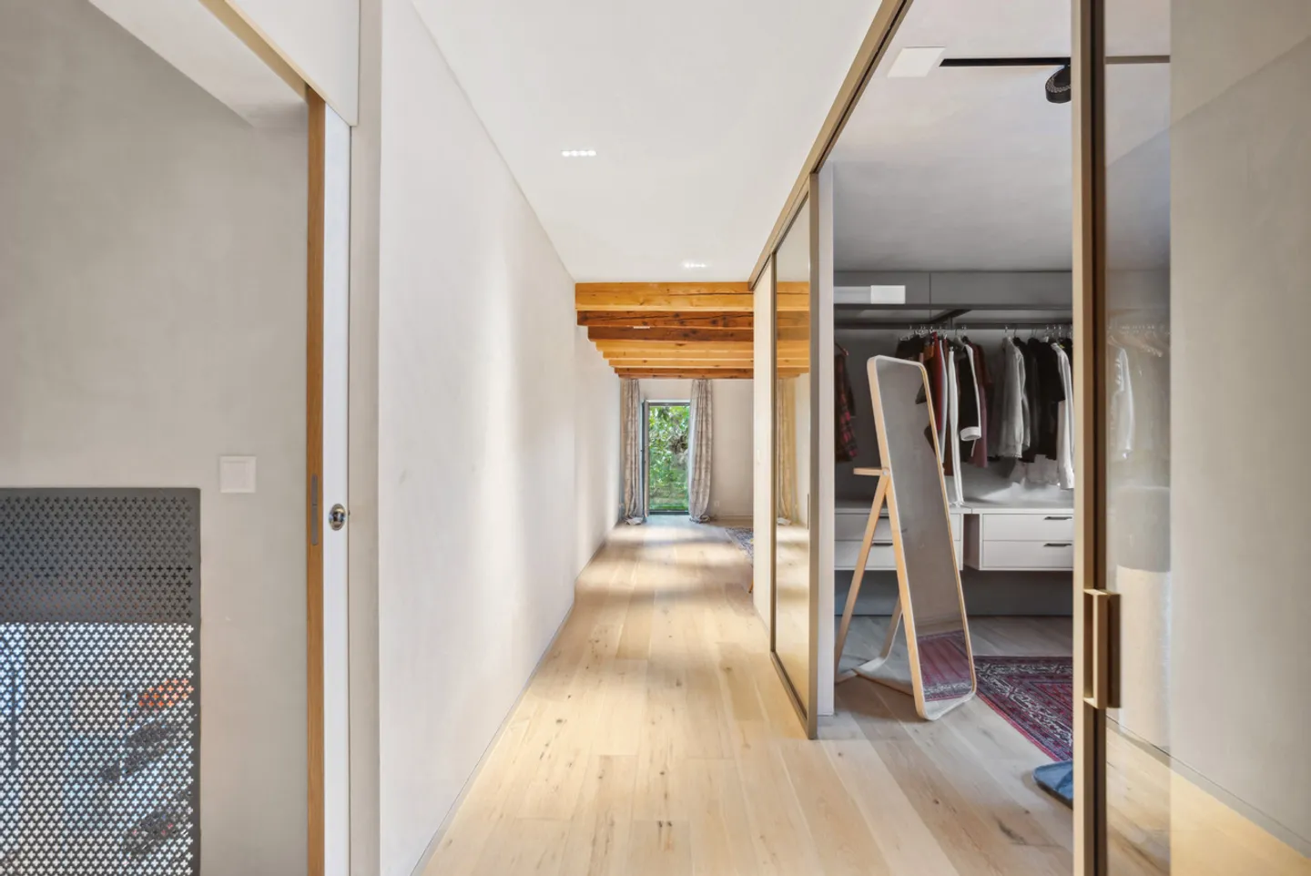 Villa moderna mozzafiato con piscina e studio - Foto 12 di 20