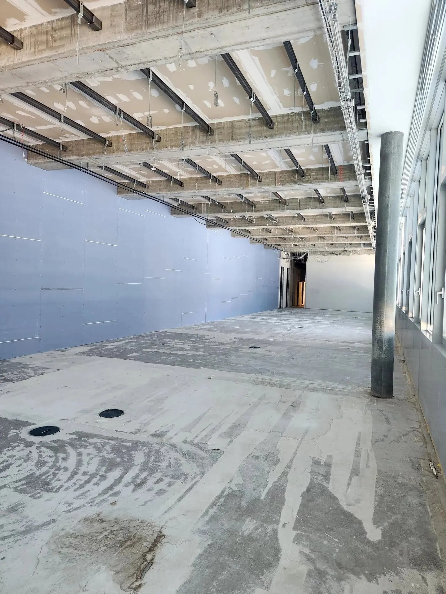 Modern Office Space in Geneva - Photo 6 of 7