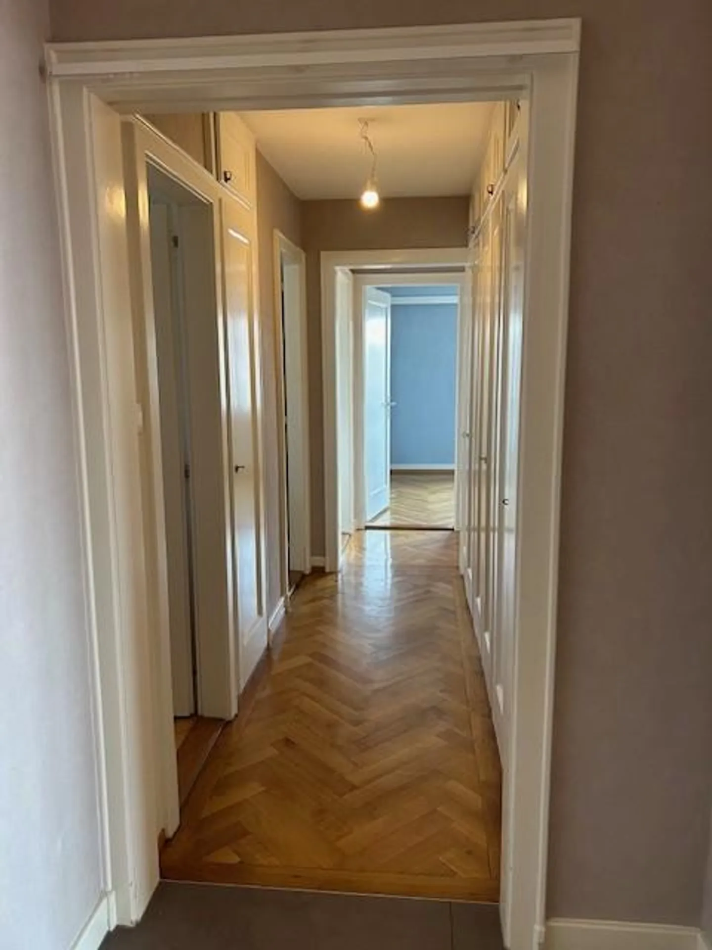 5-room apartment on the 2nd floor ideally located in the center of Pully - Photo 8 of 9