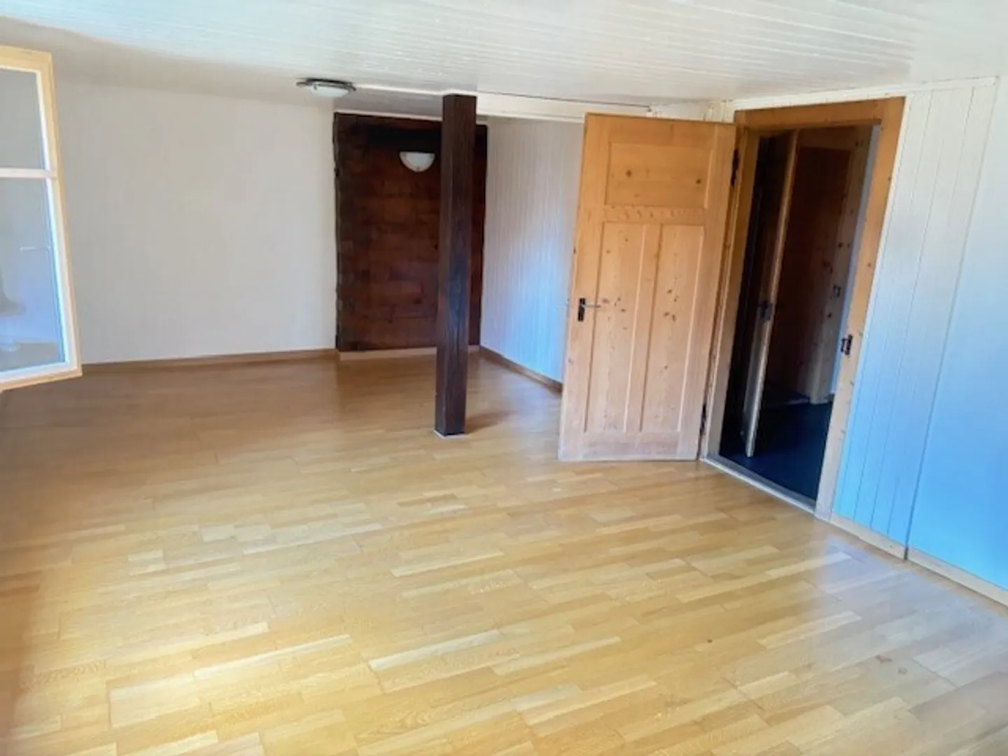 Jewel surrounded by meadow and stream - Photo 2 of 8