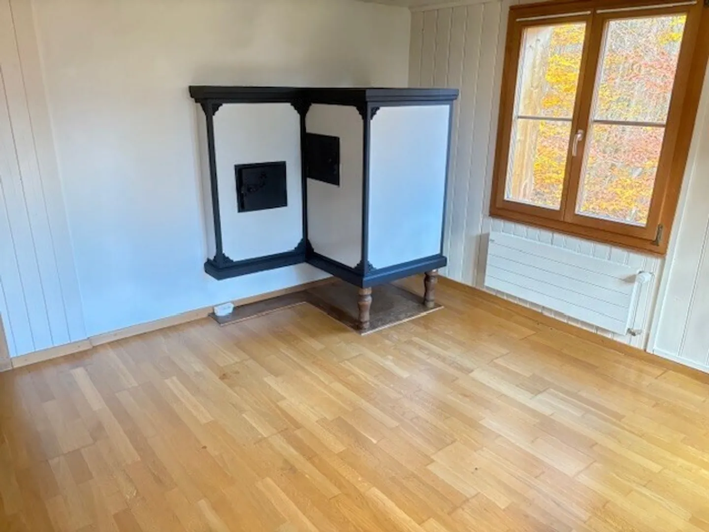 Jewel surrounded by meadow and stream - Photo 3 of 8