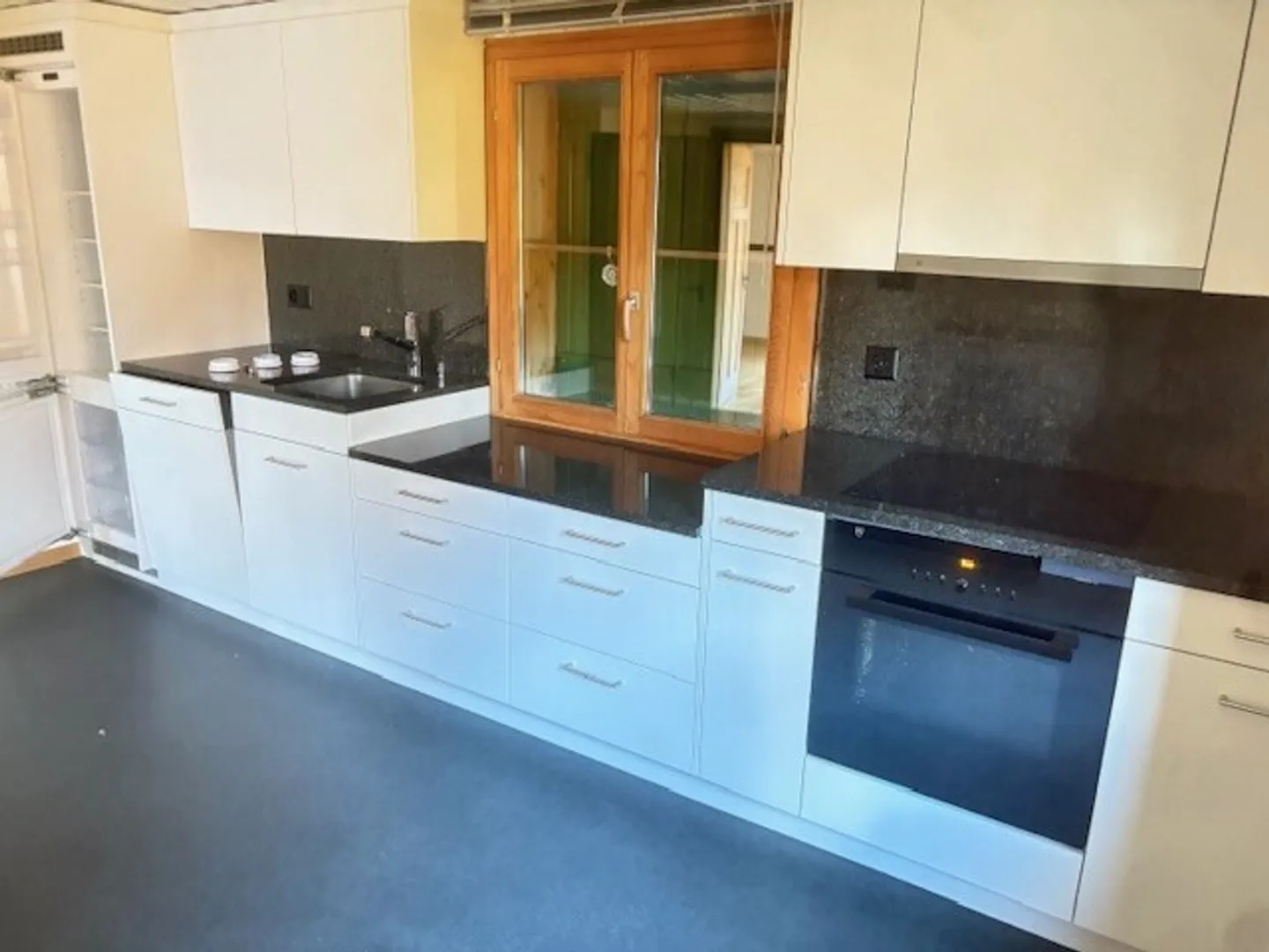 Jewel surrounded by meadow and stream - Photo 5 of 8