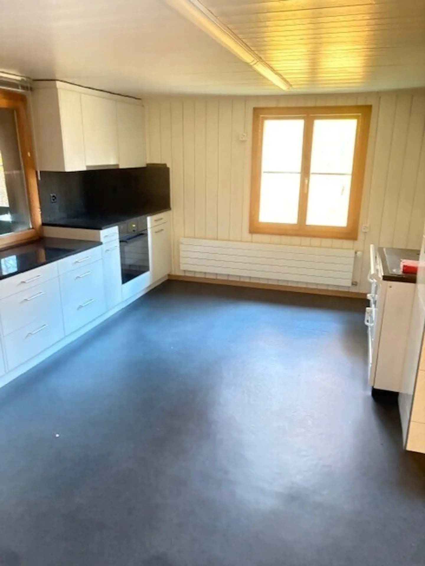 Jewel surrounded by meadow and stream - Photo 6 of 8