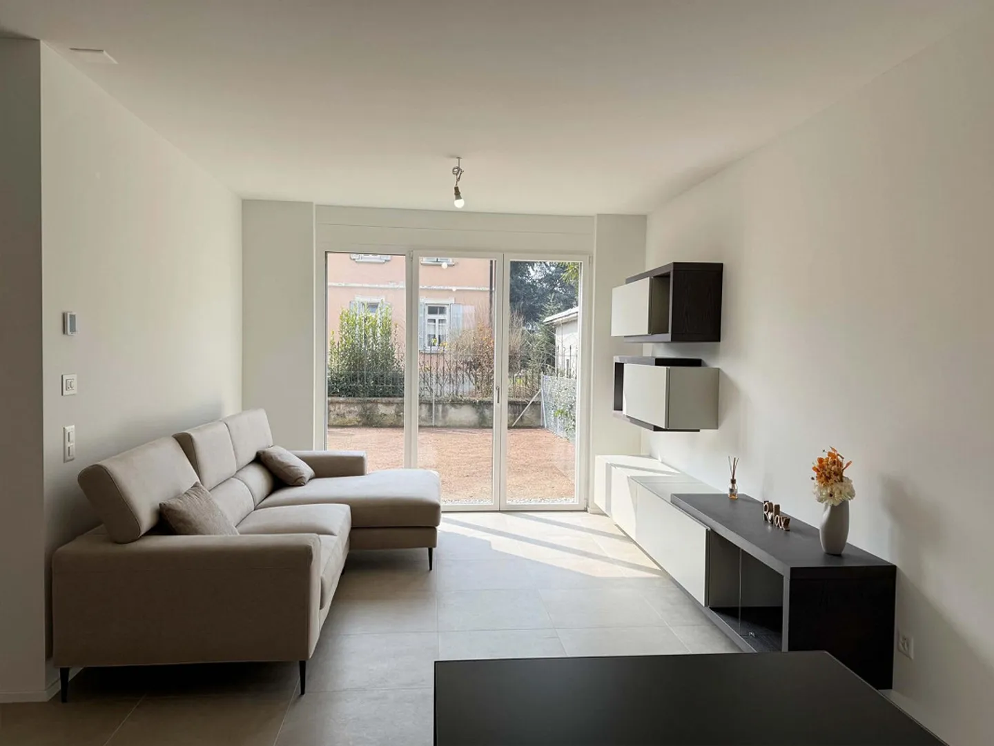 NEW 4.5 ROOMS WITH PRIVATE GARDEN IN ELEGANT RESIDENCE - Photo 1 of 13