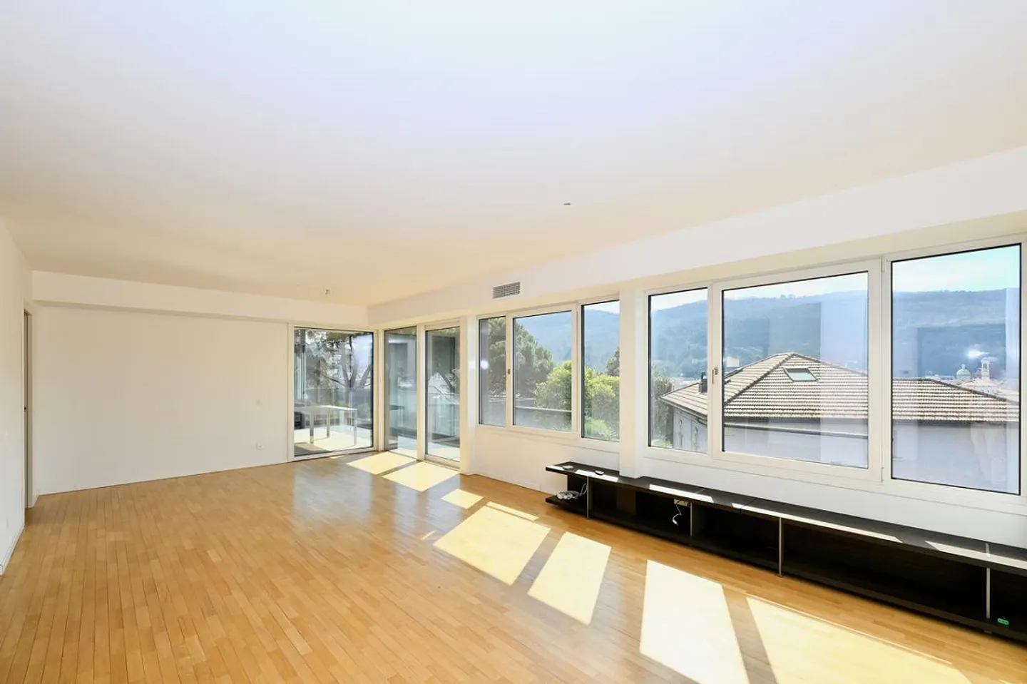 Modern and Bright Apartment with Panoramic Terrace in Vacallo - Photo 3 of 18