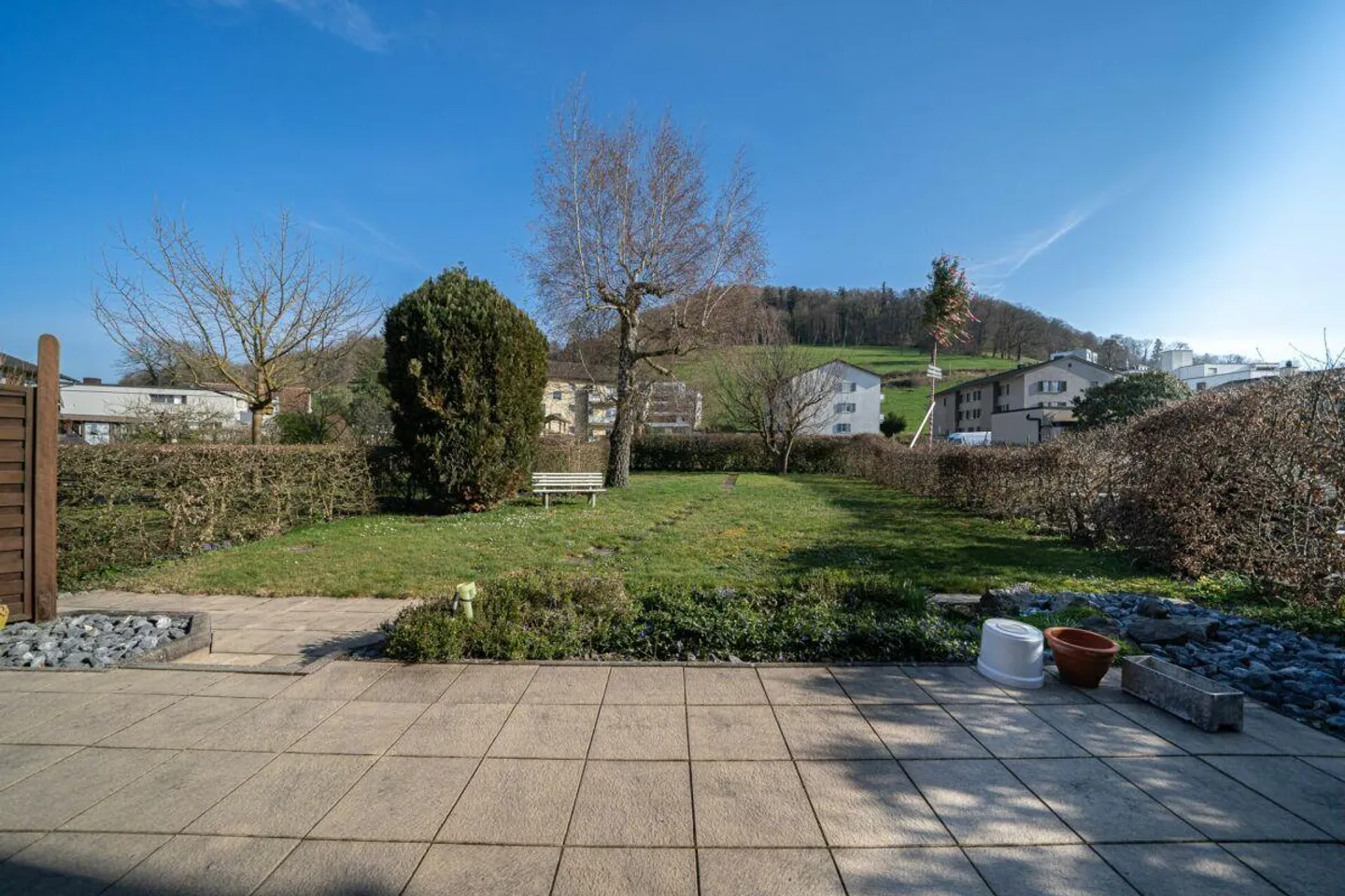 Charming semi-detached house with spacious garden - Photo 3 of 23