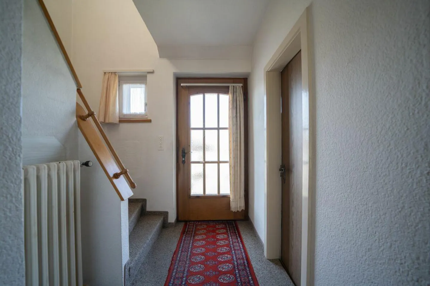 Charming semi-detached house with spacious garden - Photo 6 of 23