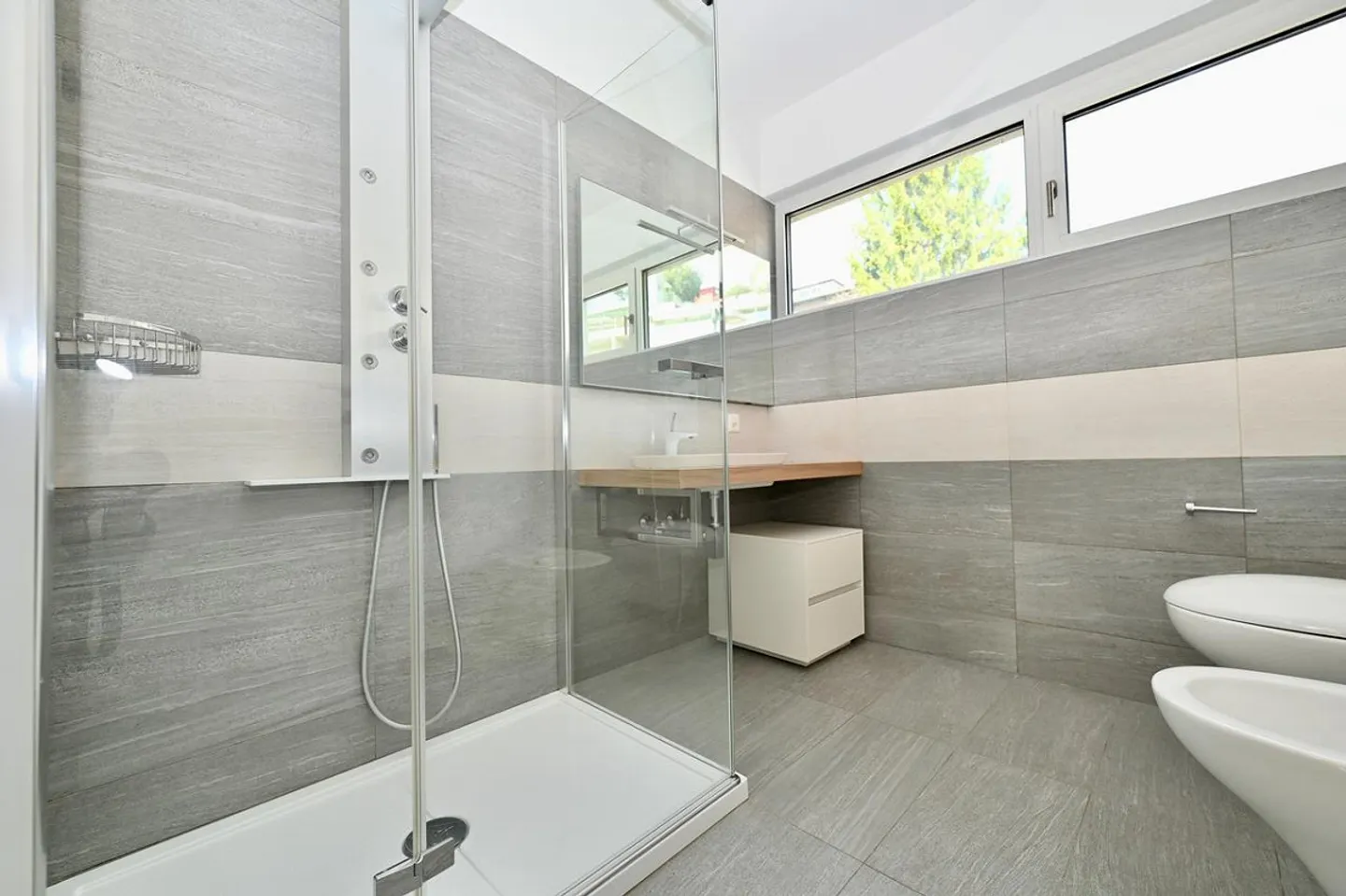 Modern and Bright Apartment with Panoramic Terrace in Vacallo - Photo 13 of 18