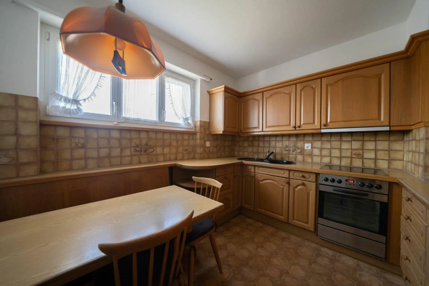 Charming semi-detached house with spacious garden - Photo 9 of 23