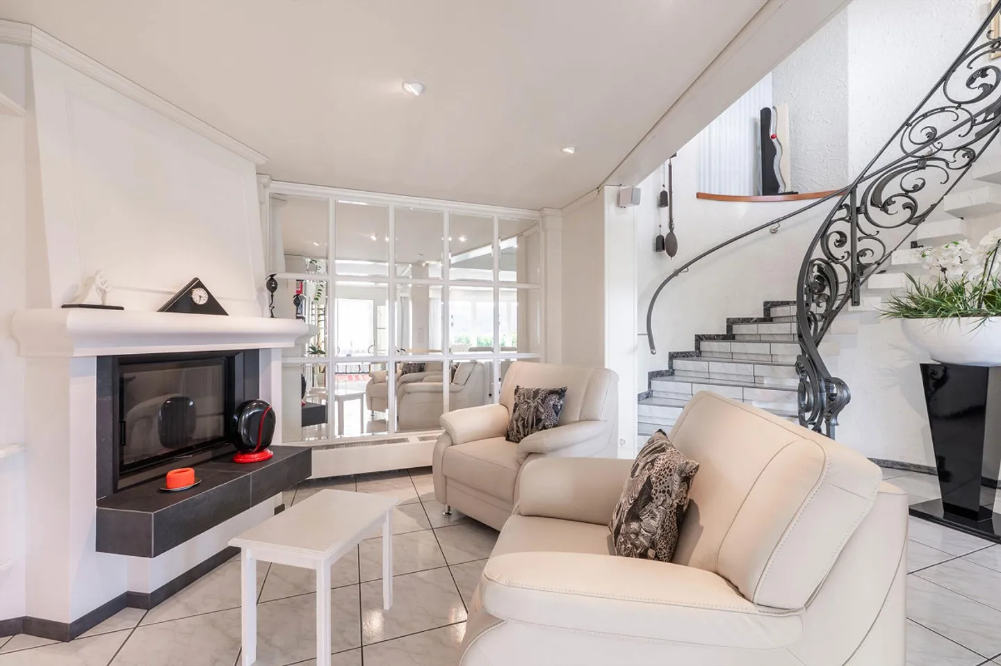 Privileged location with fantastic views and plenty of privacy - Photo 4 of 13