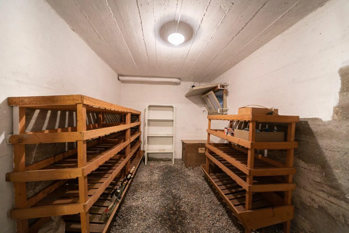 Charming semi-detached house with spacious garden - Photo 21 of 23