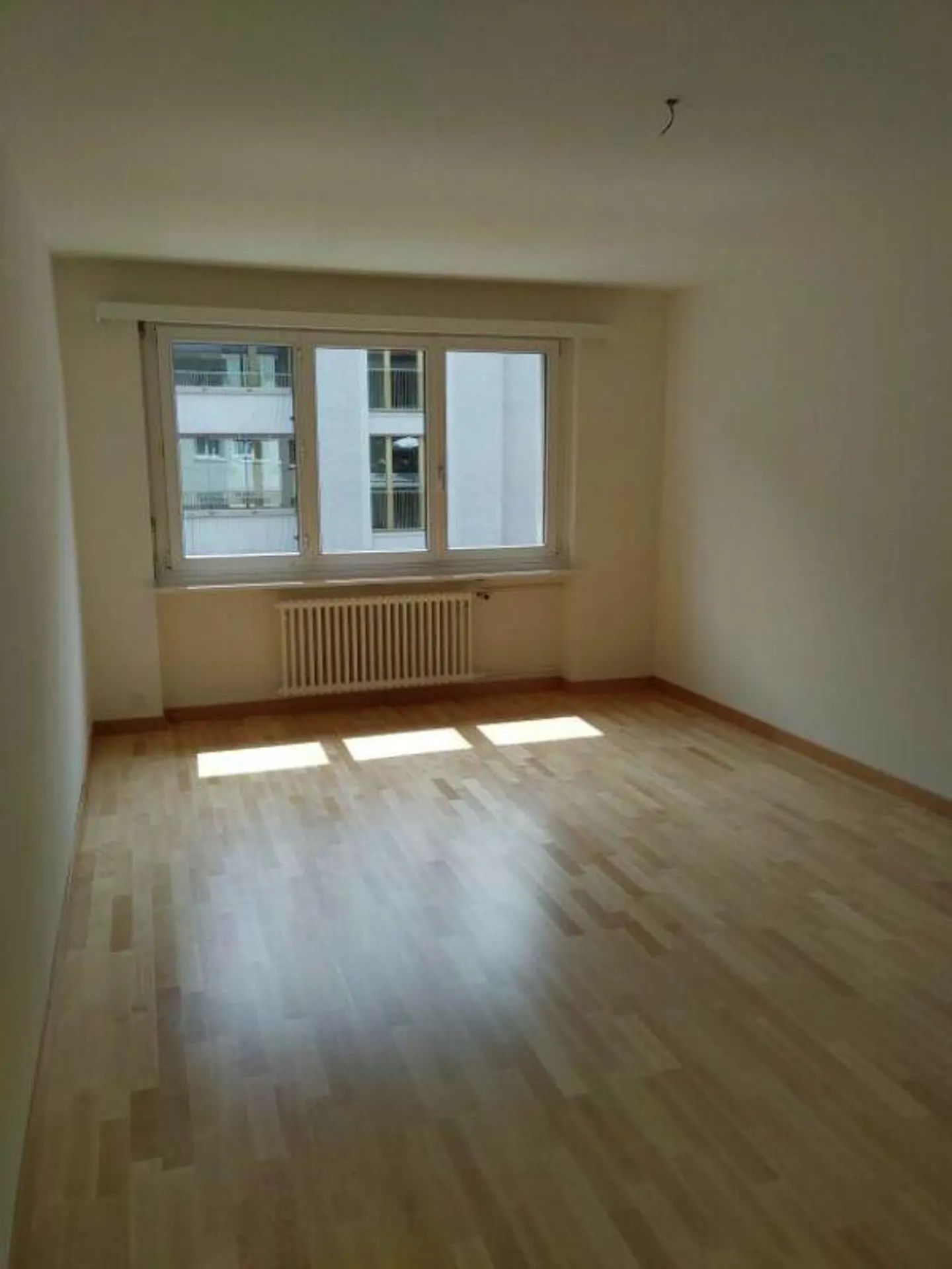 Appartement de ville confortable de 2 pièces avec balcon - Photo 7 sur 9
