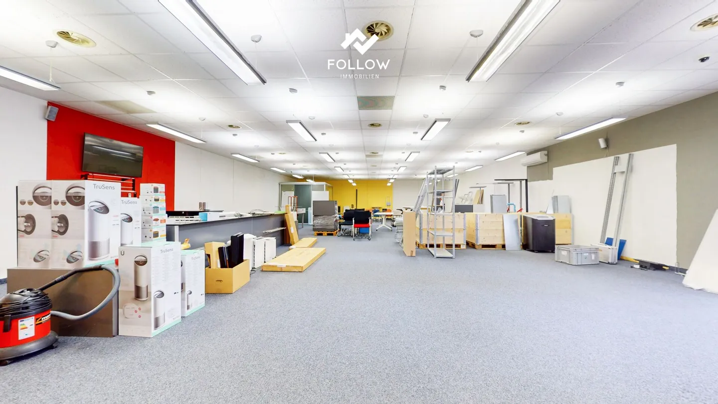 Versatile commercial space in the center of Lengnau - with flexible room concept - Photo 3 of 24