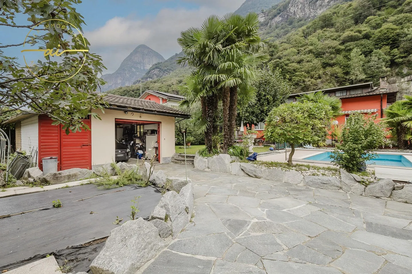 EINFAMILIENHAUS MIT GARTEN UND SCHWIMMBAD - Foto 3 von 13