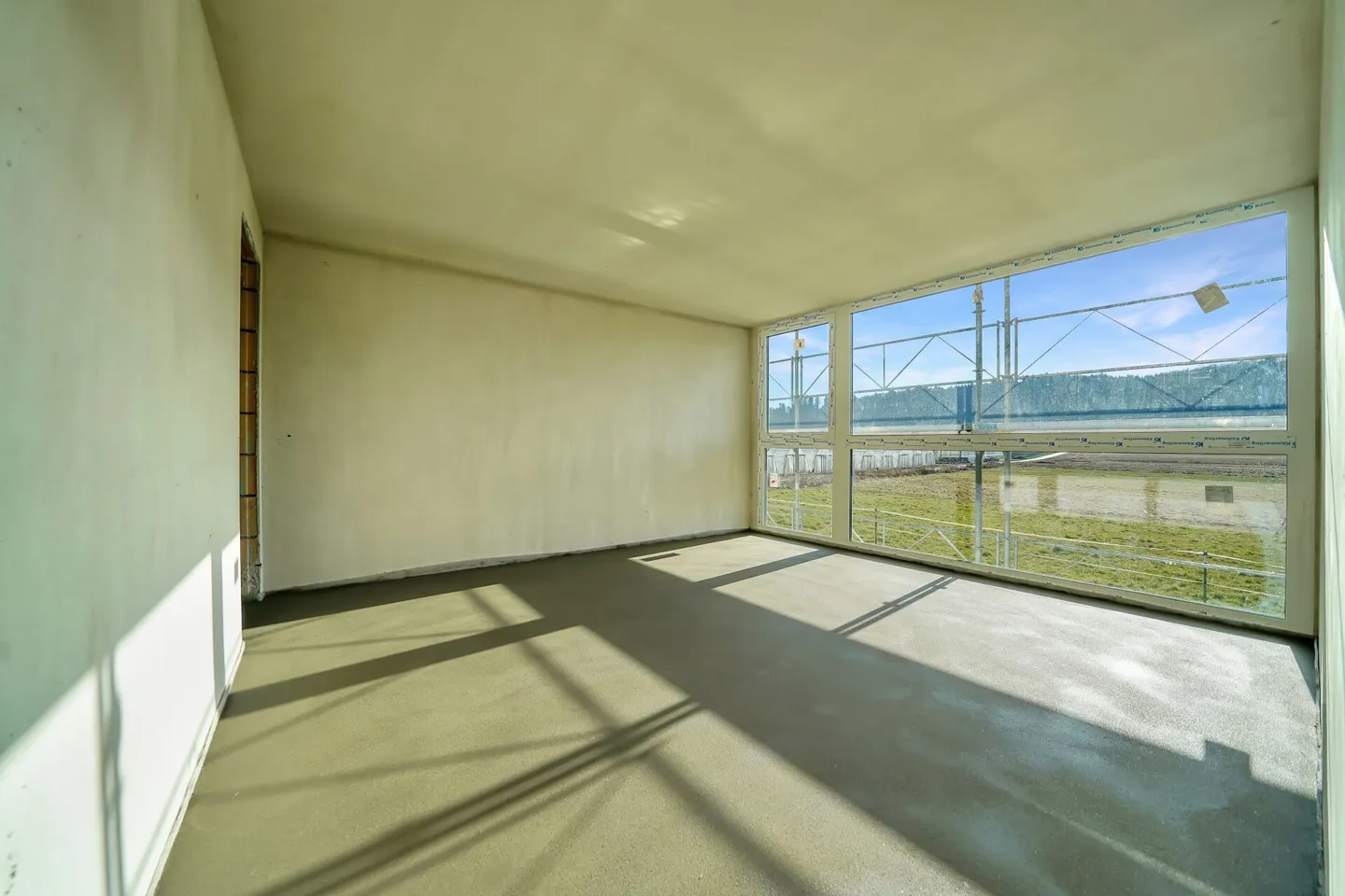 IN GOLATEN (BE) - Like in a Single-Family Home - Duplex Garden Apartment with a View - Photo 5 of 13