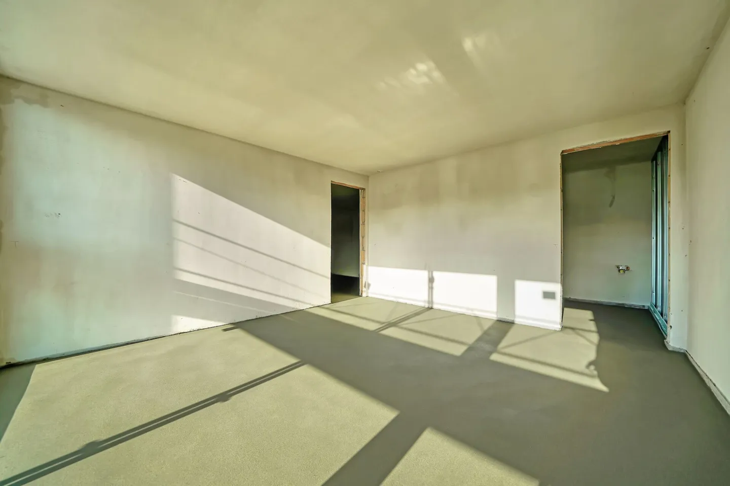 IN GOLATEN (BE) - Like in a Single-Family Home - Duplex Garden Apartment with a View - Photo 8 of 13