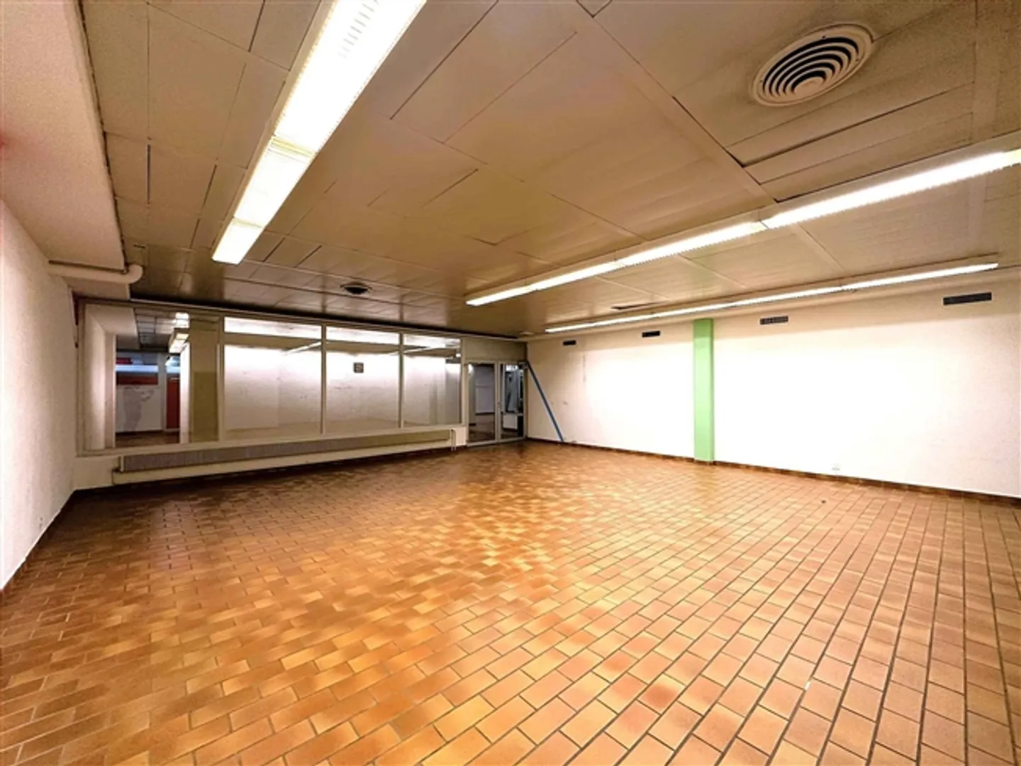 «Gewerbeflächen zur Miete – Montolieu Einkaufszentrum, Lausanne» - Foto 3 von 3