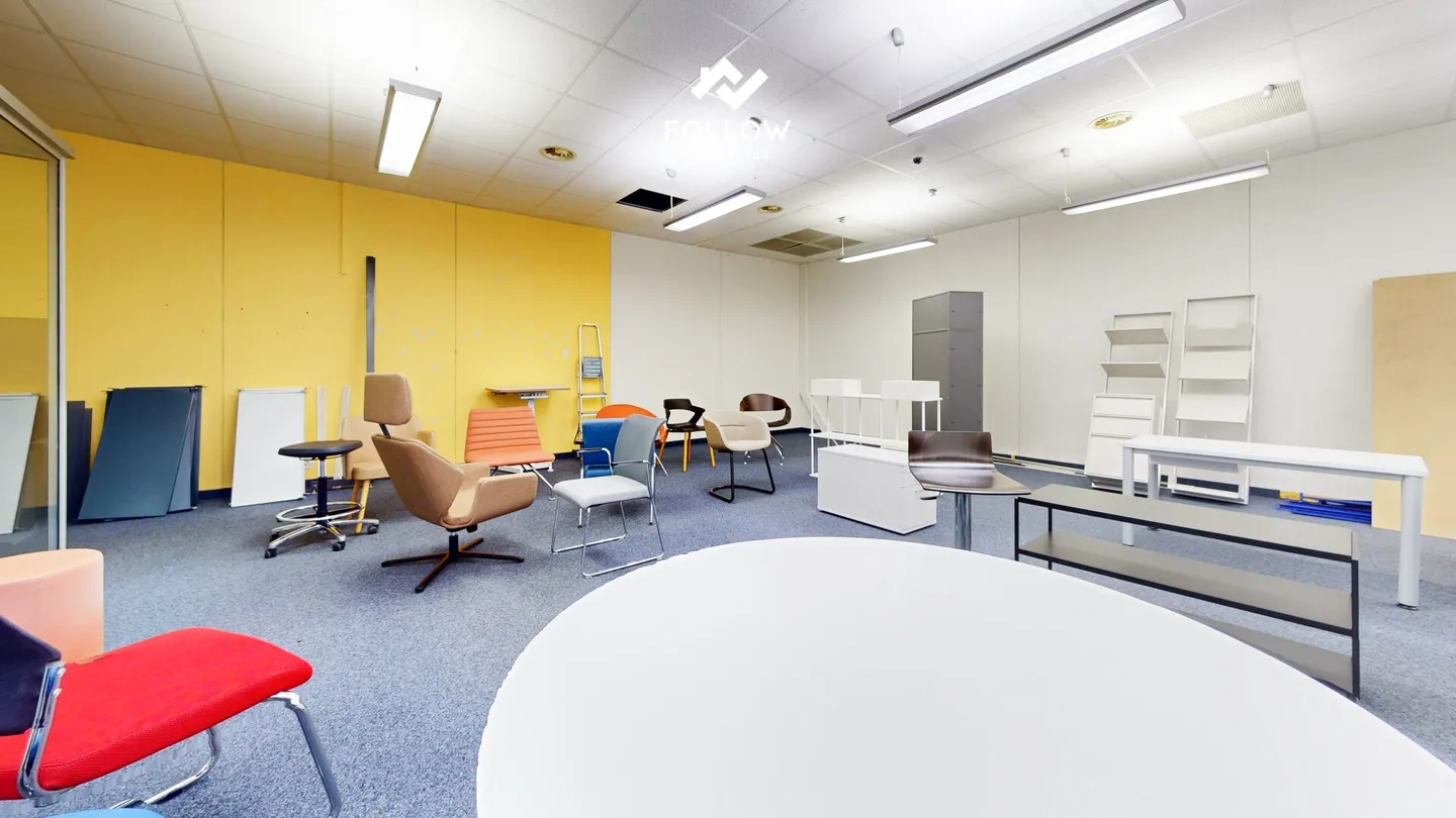 Versatile commercial space in the center of Lengnau - with flexible room concept - Photo 15 of 24