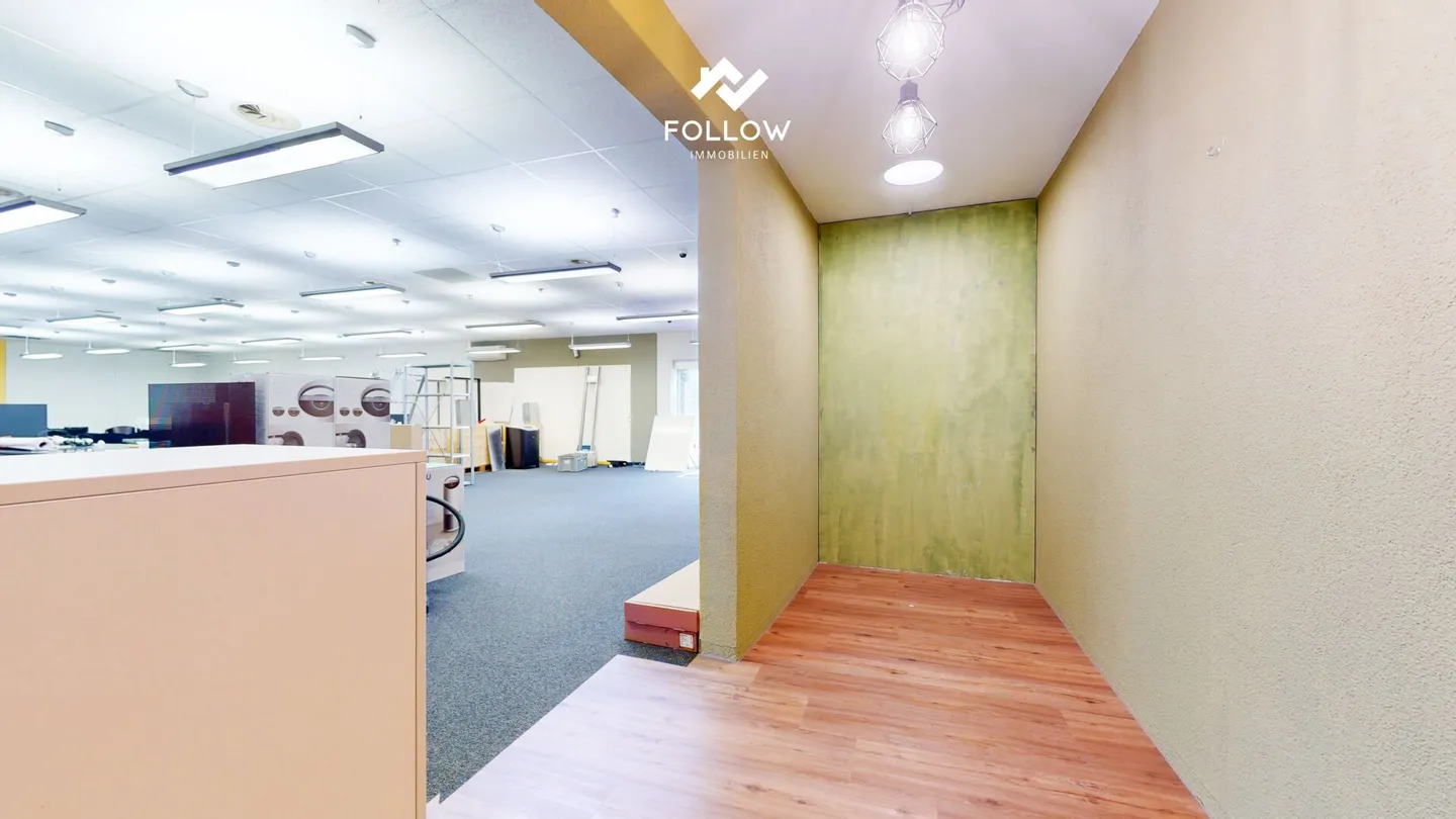 Versatile commercial space in the center of Lengnau - with flexible room concept - Photo 16 of 24