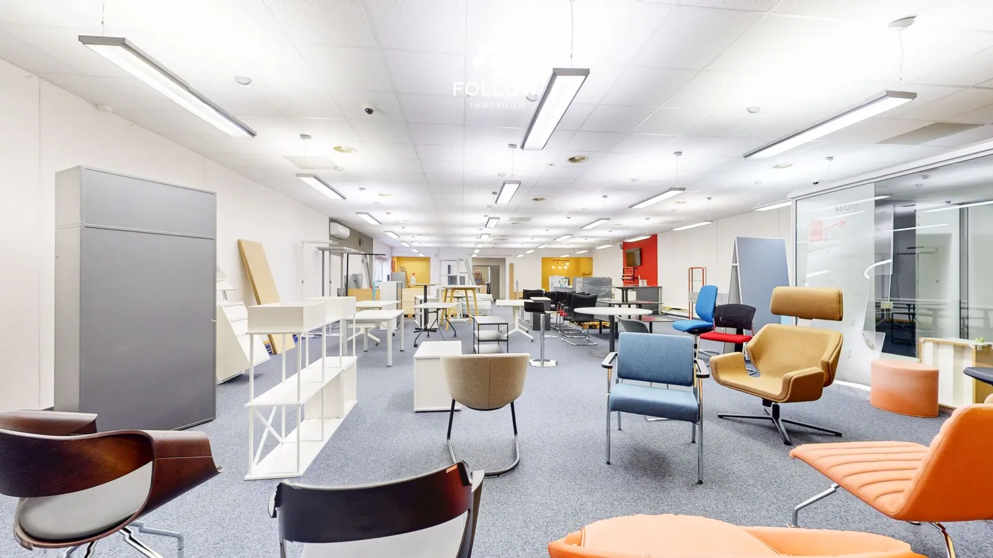 Versatile commercial space in the center of Lengnau - with flexible room concept - Photo 12 of 24