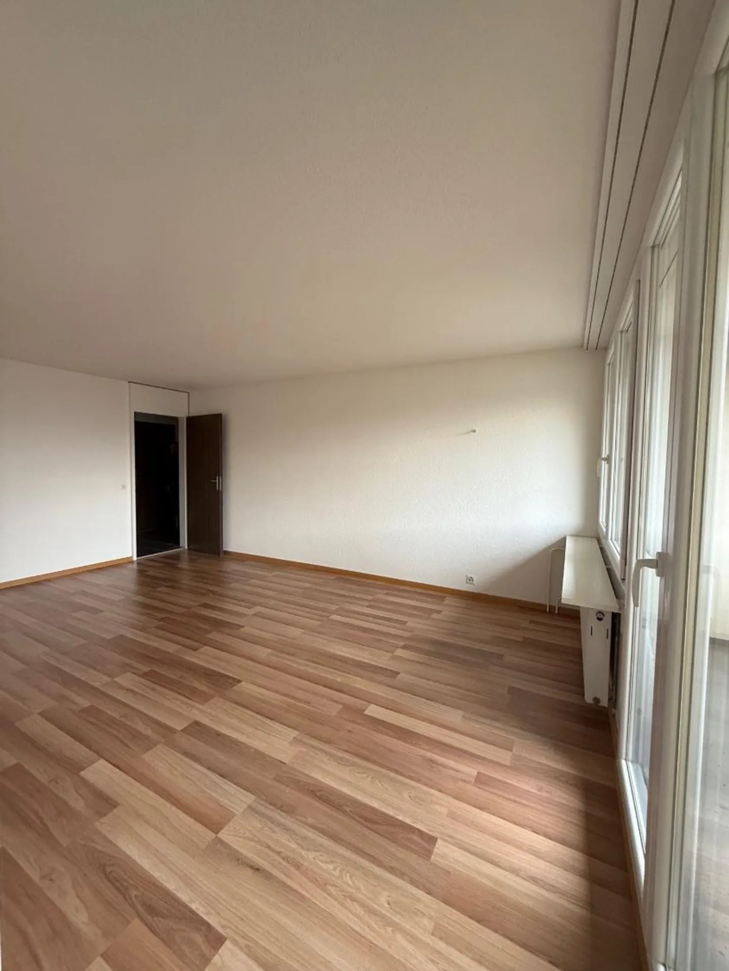 Appartamento spazioso con vista lago - Foto 1 di 7