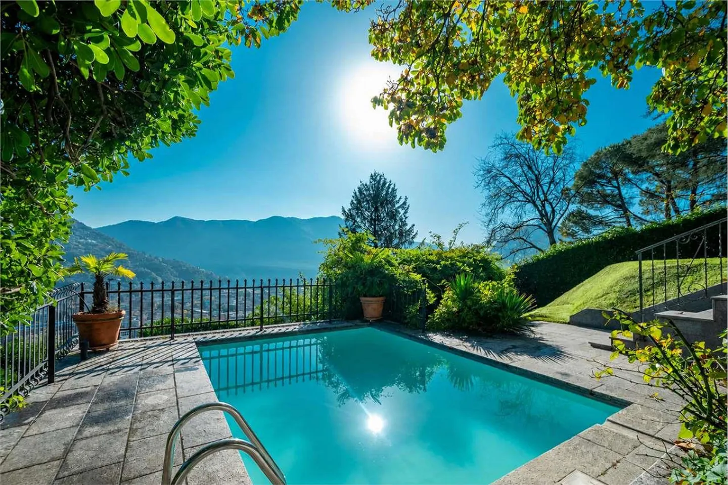 Massagno - Detached Villa with Pool and Lake View - Photo 10 of 10